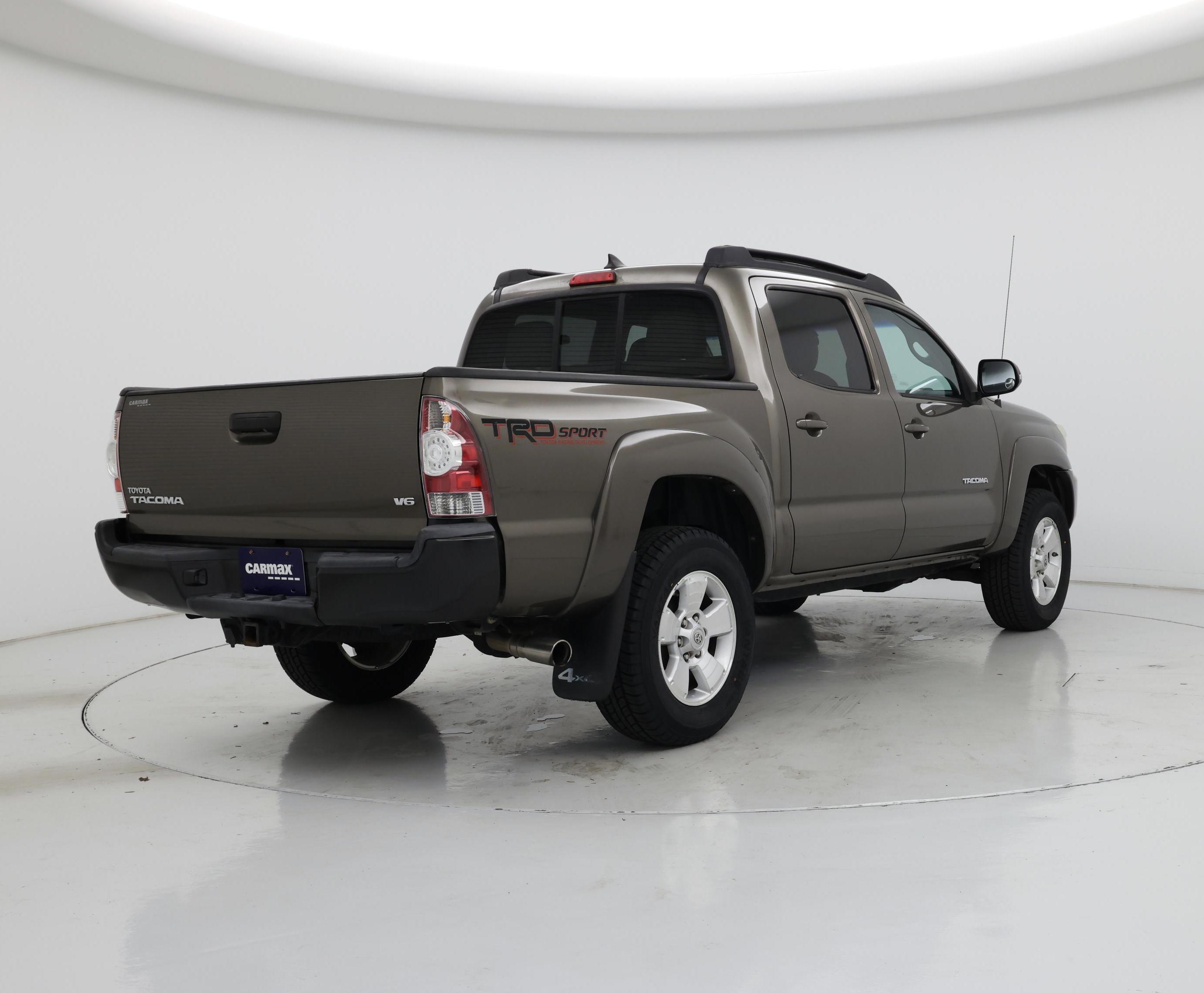 Thumbnail: 2015 Toyota Tacoma - 8