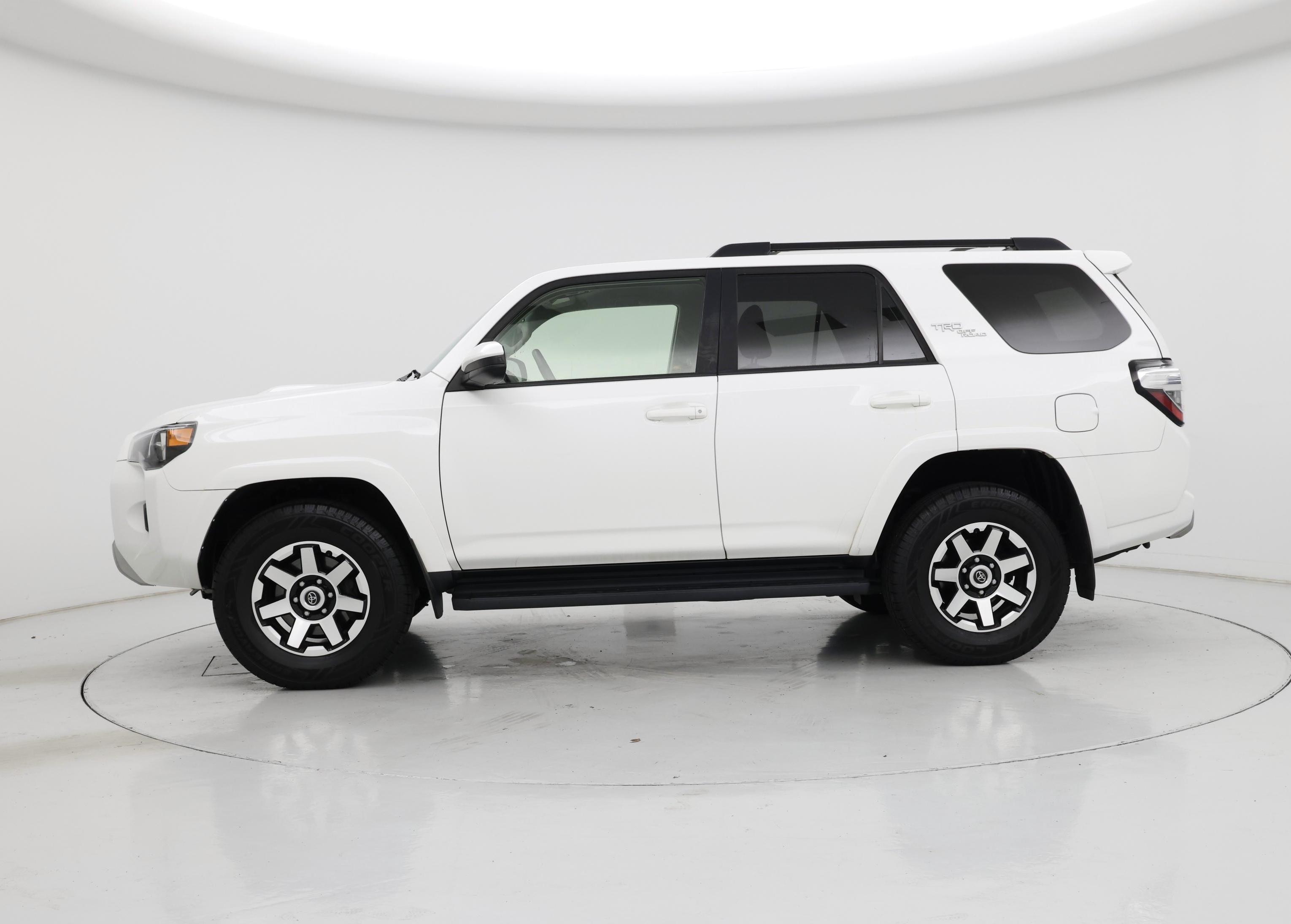 Thumbnail: 2020 Toyota 4Runner - 3