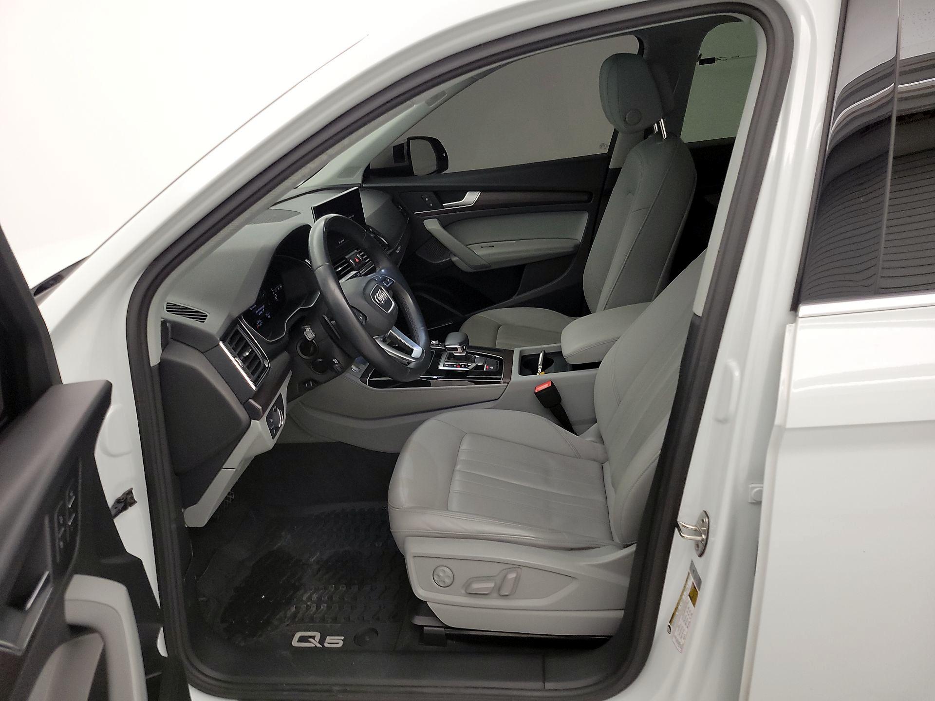 Thumbnail: 2023 Audi Q5 - 11