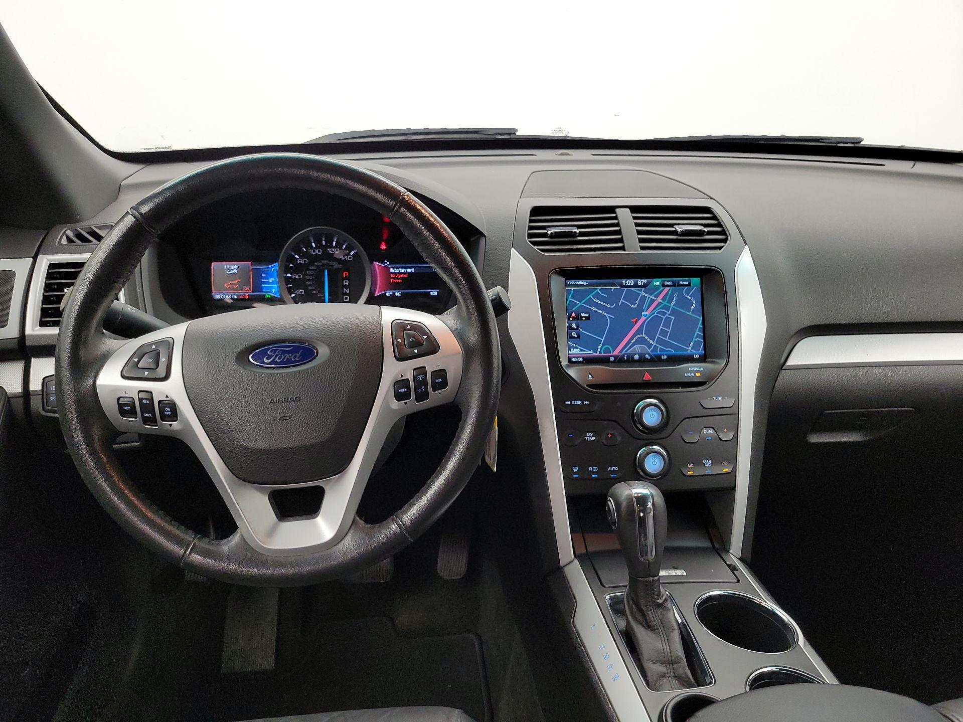 Thumbnail: 2014 Ford Explorer - 10