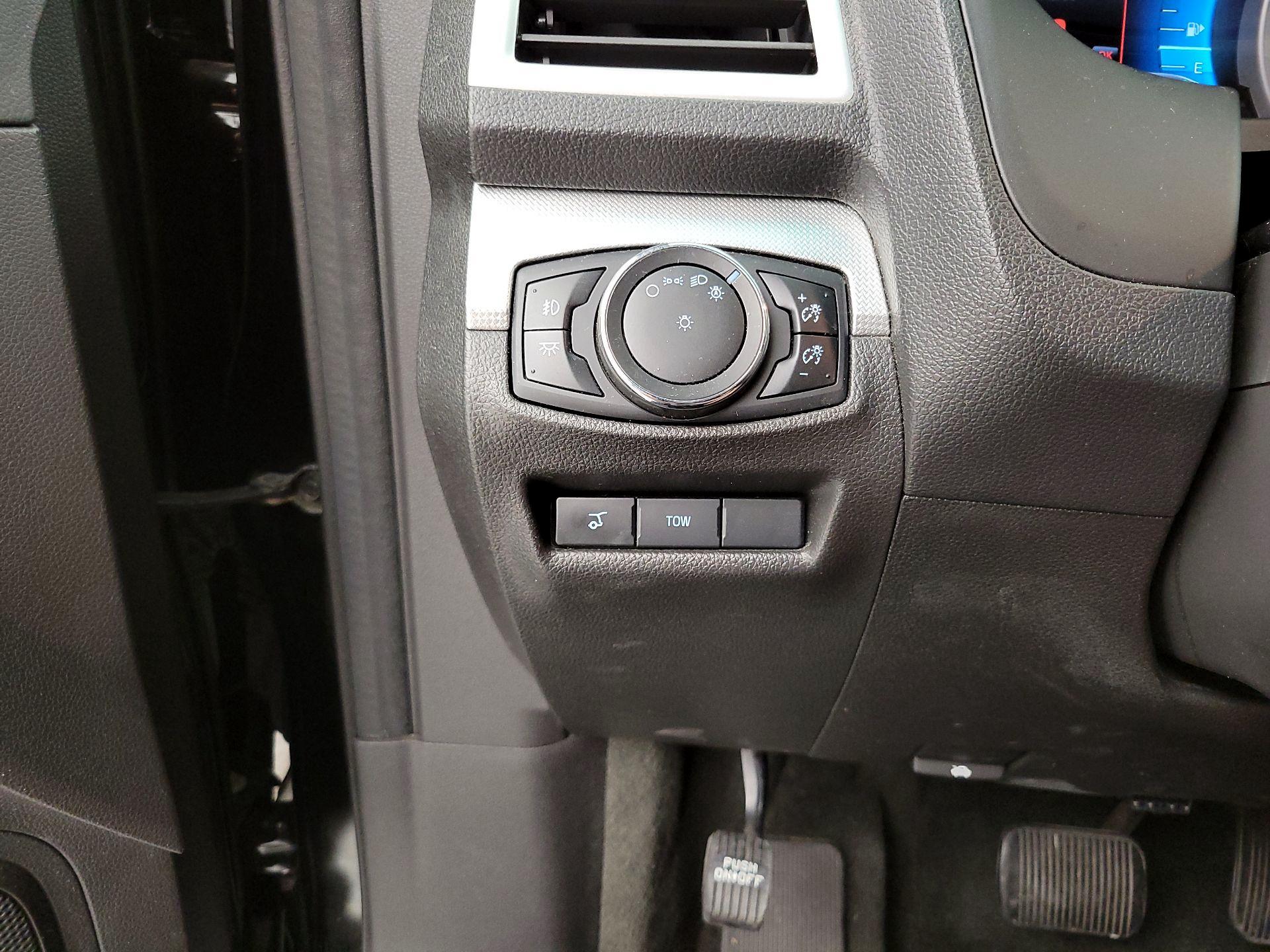 Thumbnail: 2014 Ford Explorer - 13