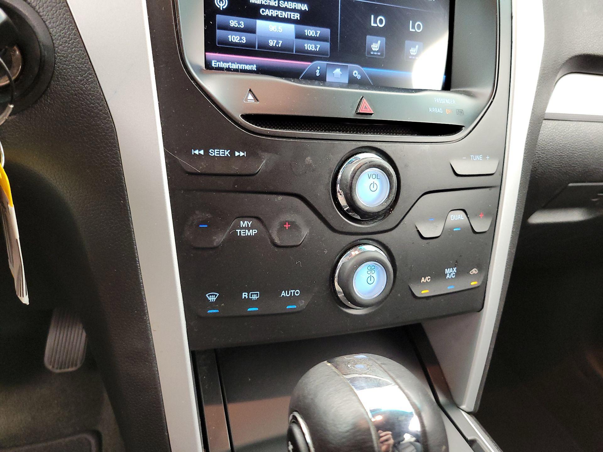 Thumbnail: 2014 Ford Explorer - 17