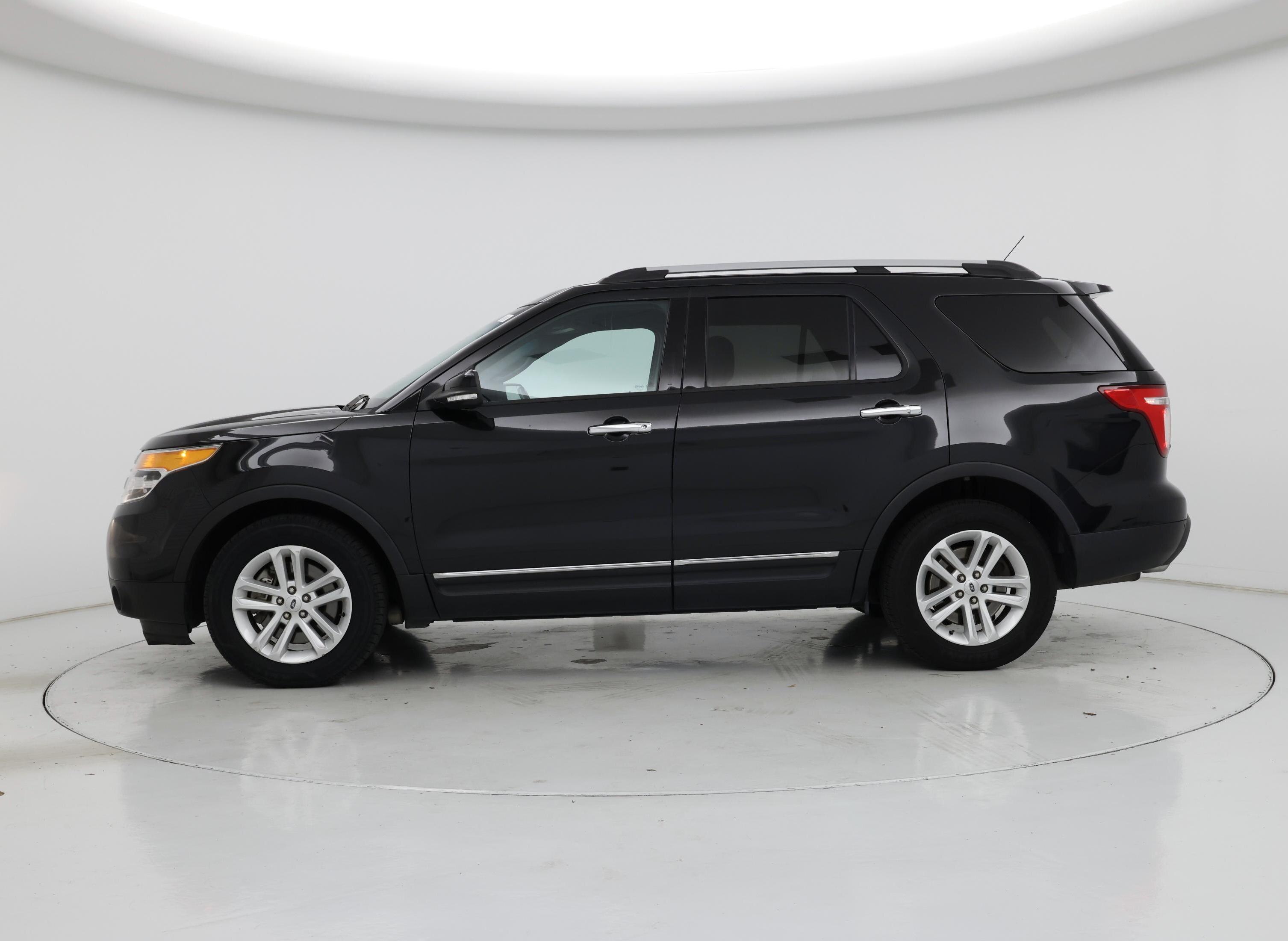 Thumbnail: 2014 Ford Explorer - 3