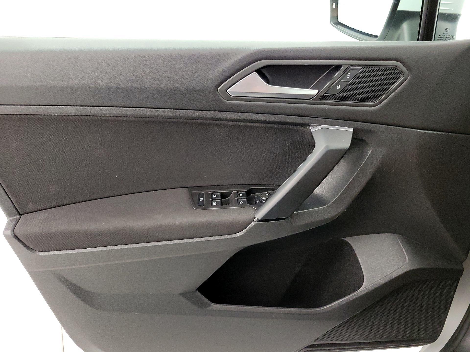 Thumbnail: 2019 Volkswagen Tiguan - 12
