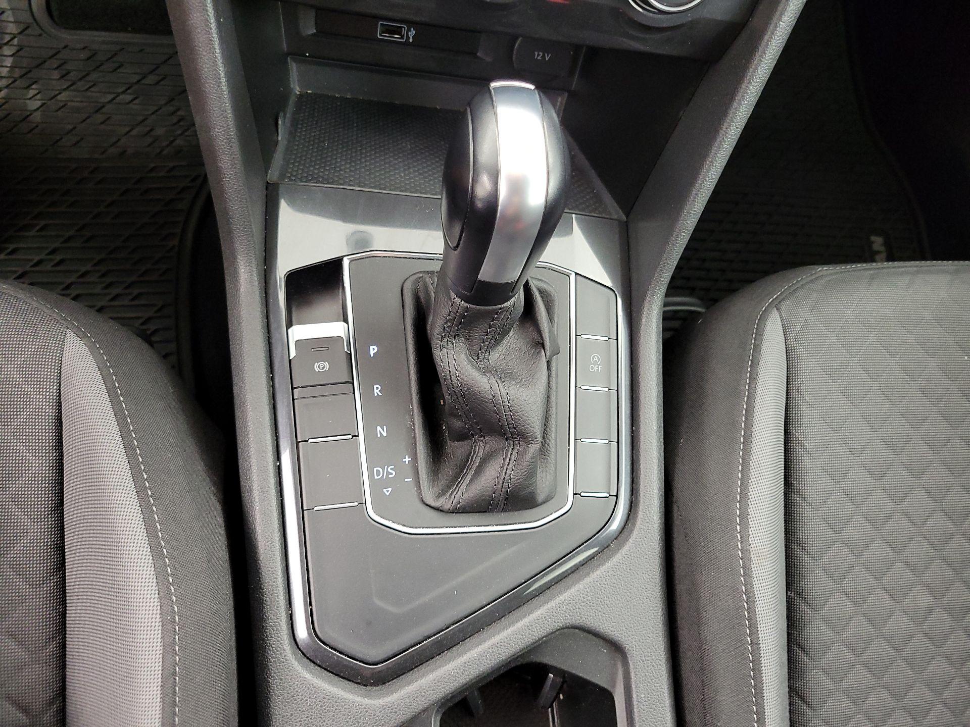 Thumbnail: 2019 Volkswagen Tiguan - 17