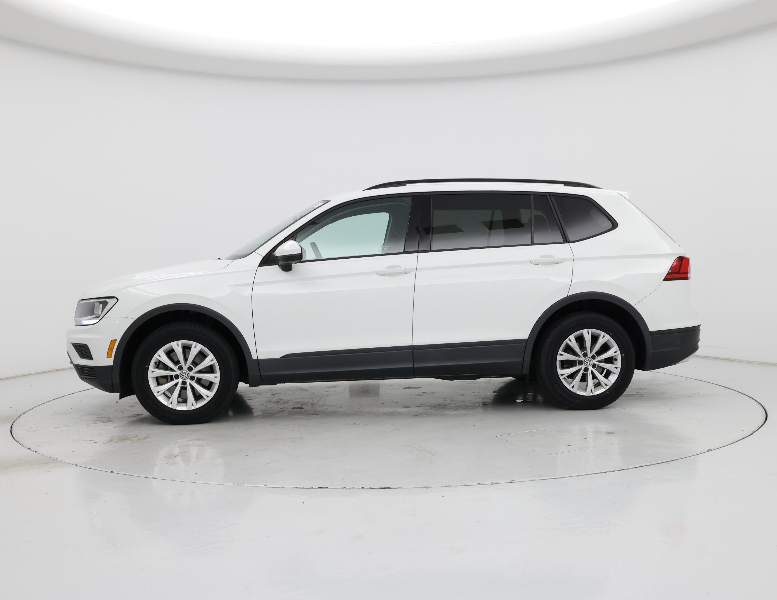 Thumbnail: 2019 Volkswagen Tiguan - 3