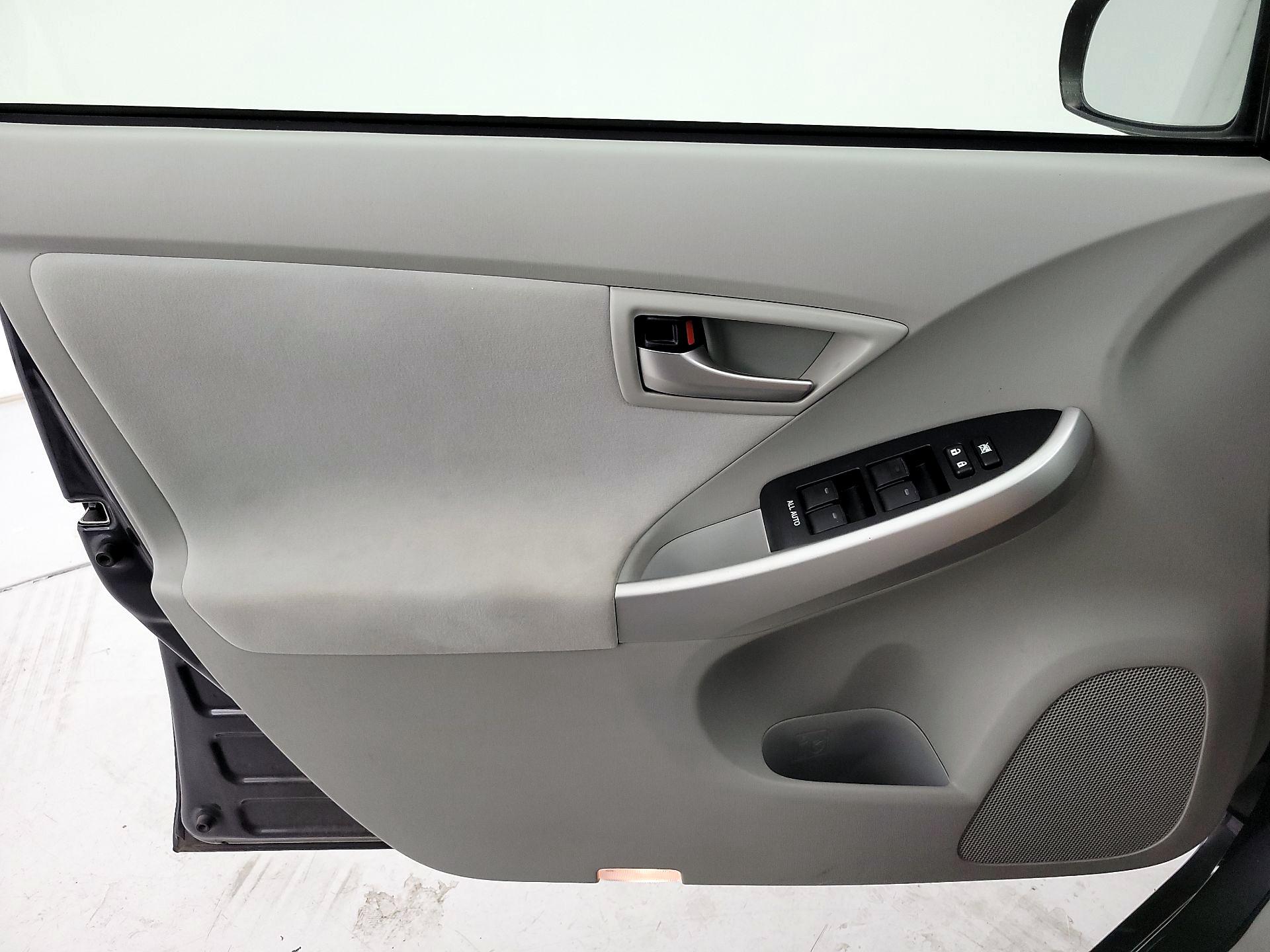 Thumbnail: 2014 Toyota Prius - 12