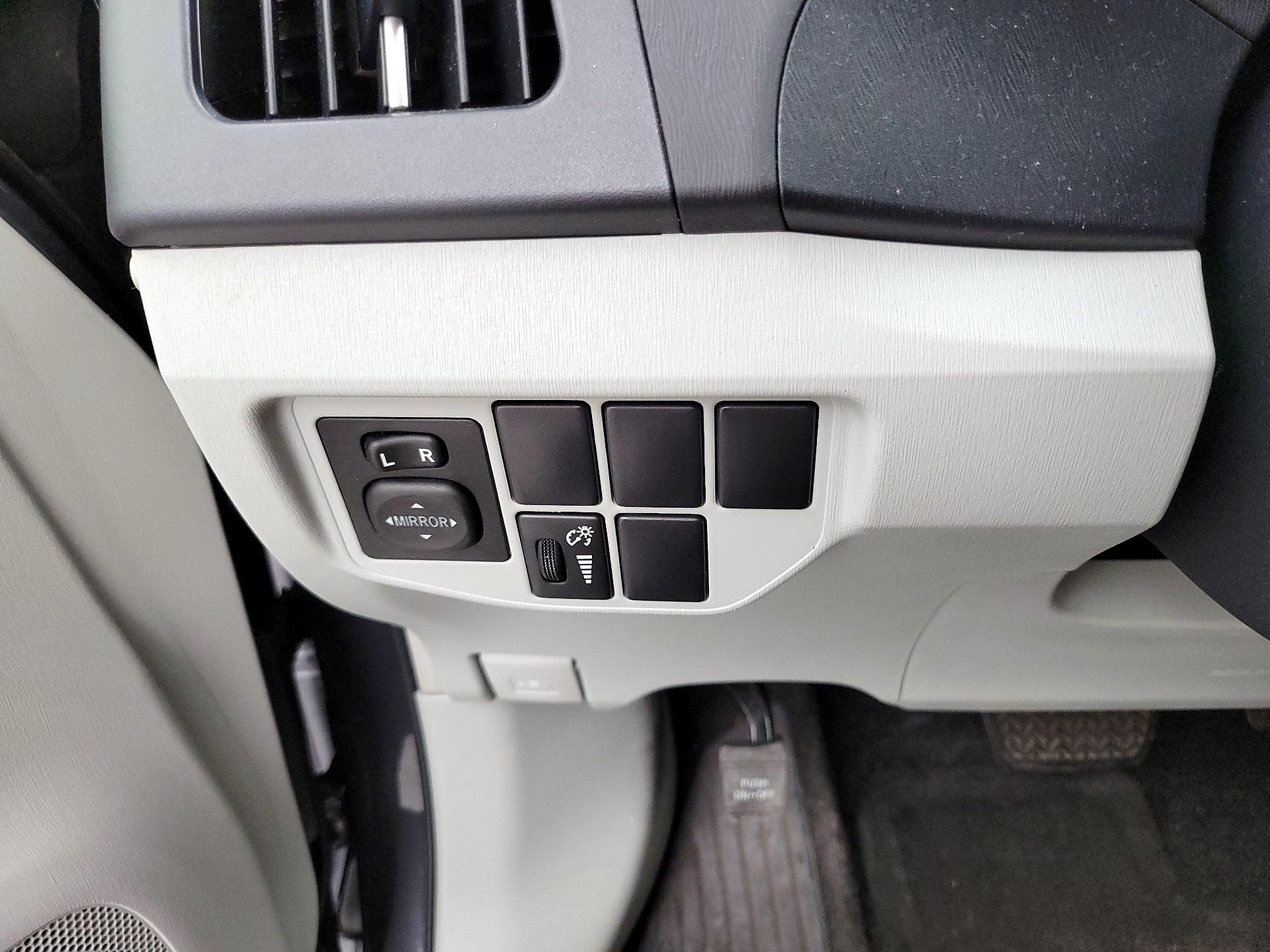 Thumbnail: 2014 Toyota Prius - 13