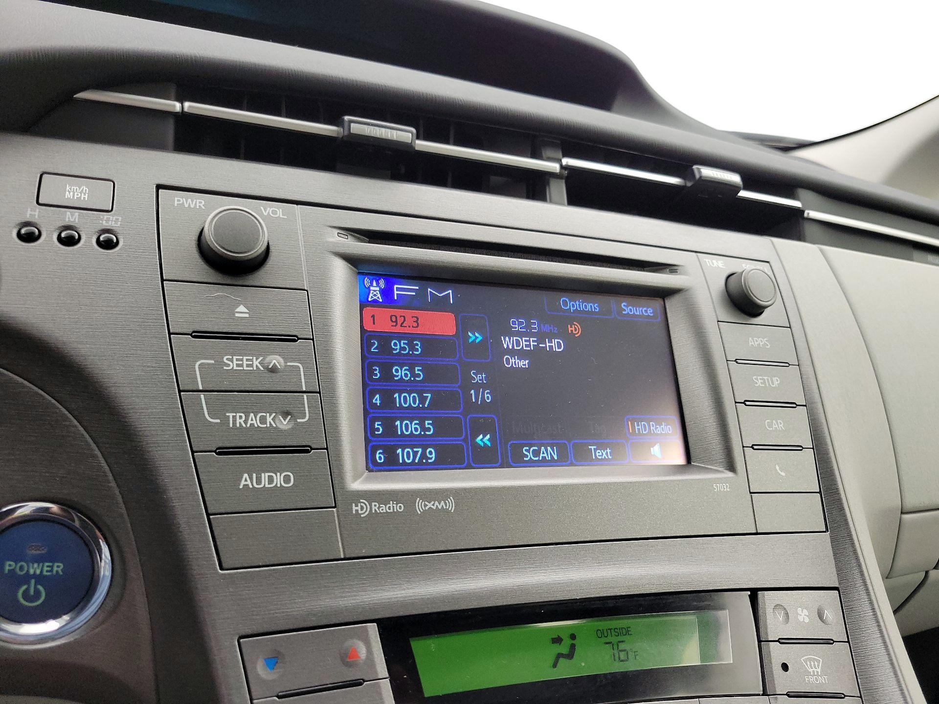 Thumbnail: 2014 Toyota Prius - 16