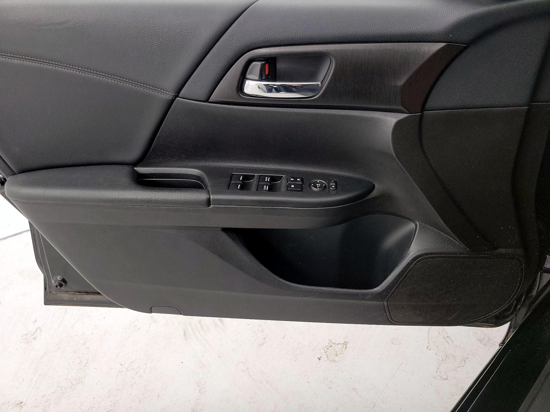 Thumbnail: 2015 Honda Accord - 12