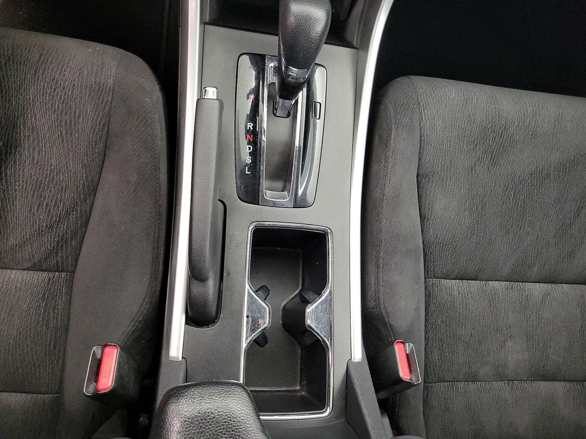 Thumbnail: 2015 Honda Accord - 17