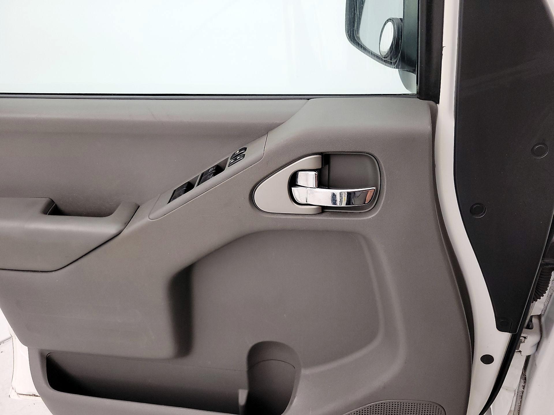 Thumbnail: 2015 Nissan Frontier - 12