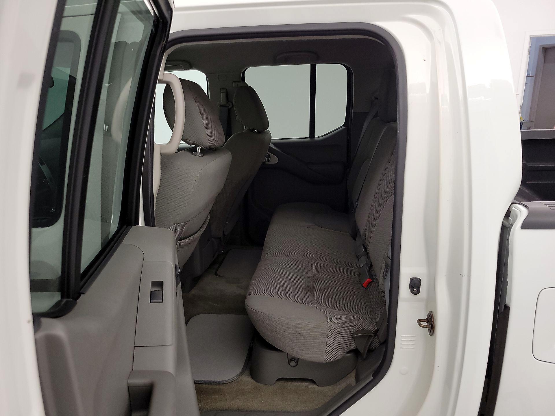 Thumbnail: 2015 Nissan Frontier - 18