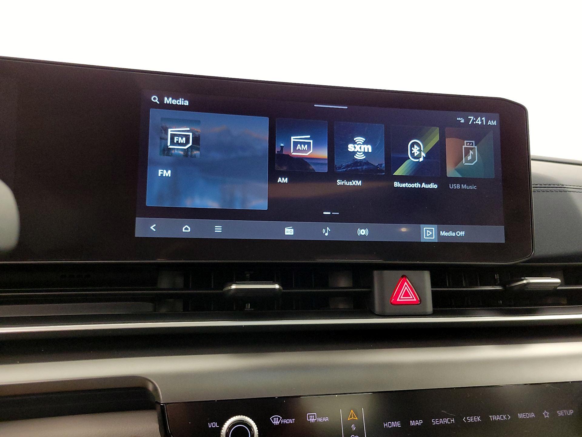 Thumbnail: 2025 Kia Carnival - 16
