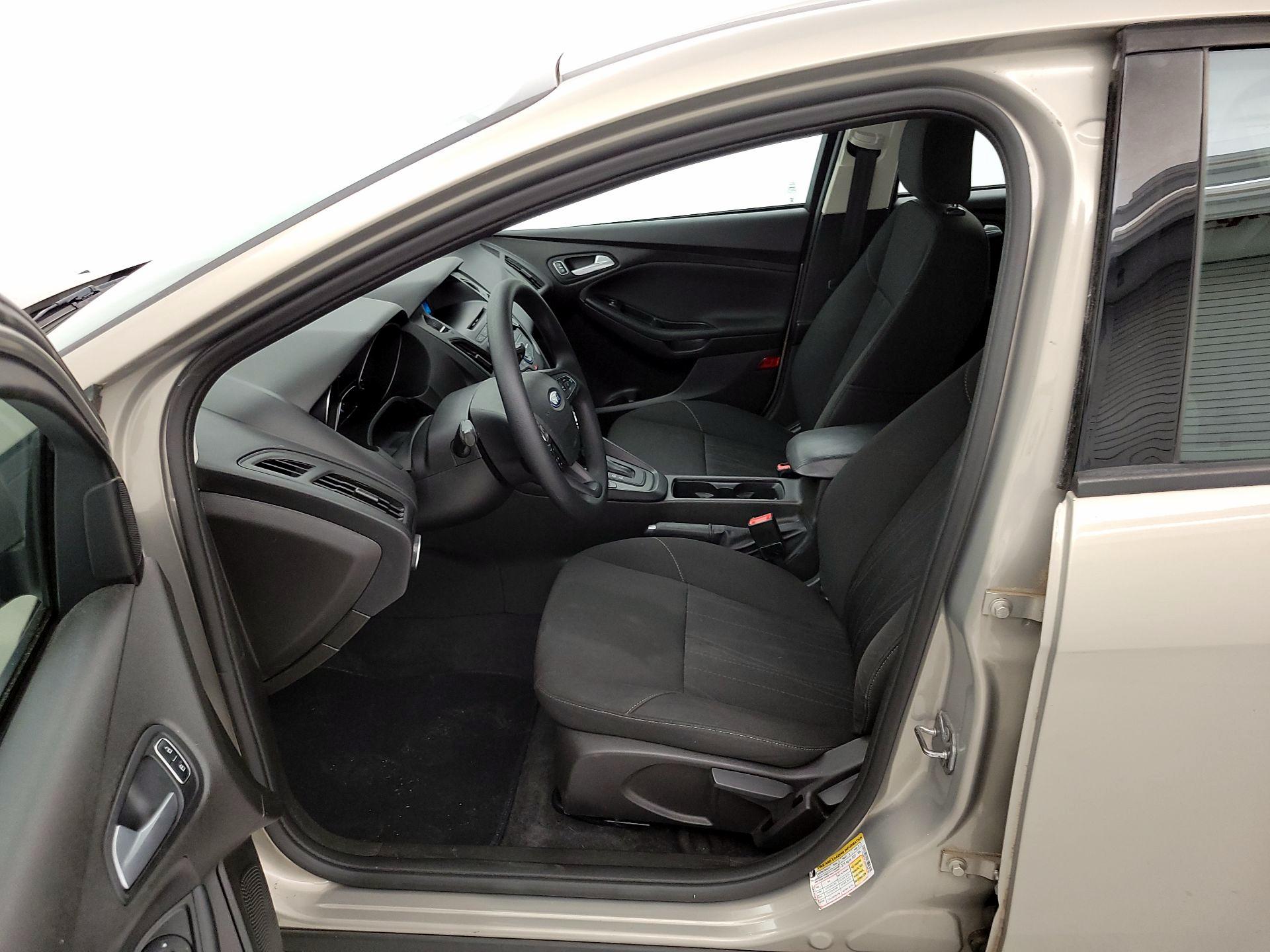 Thumbnail: 2016 Ford Focus - 11