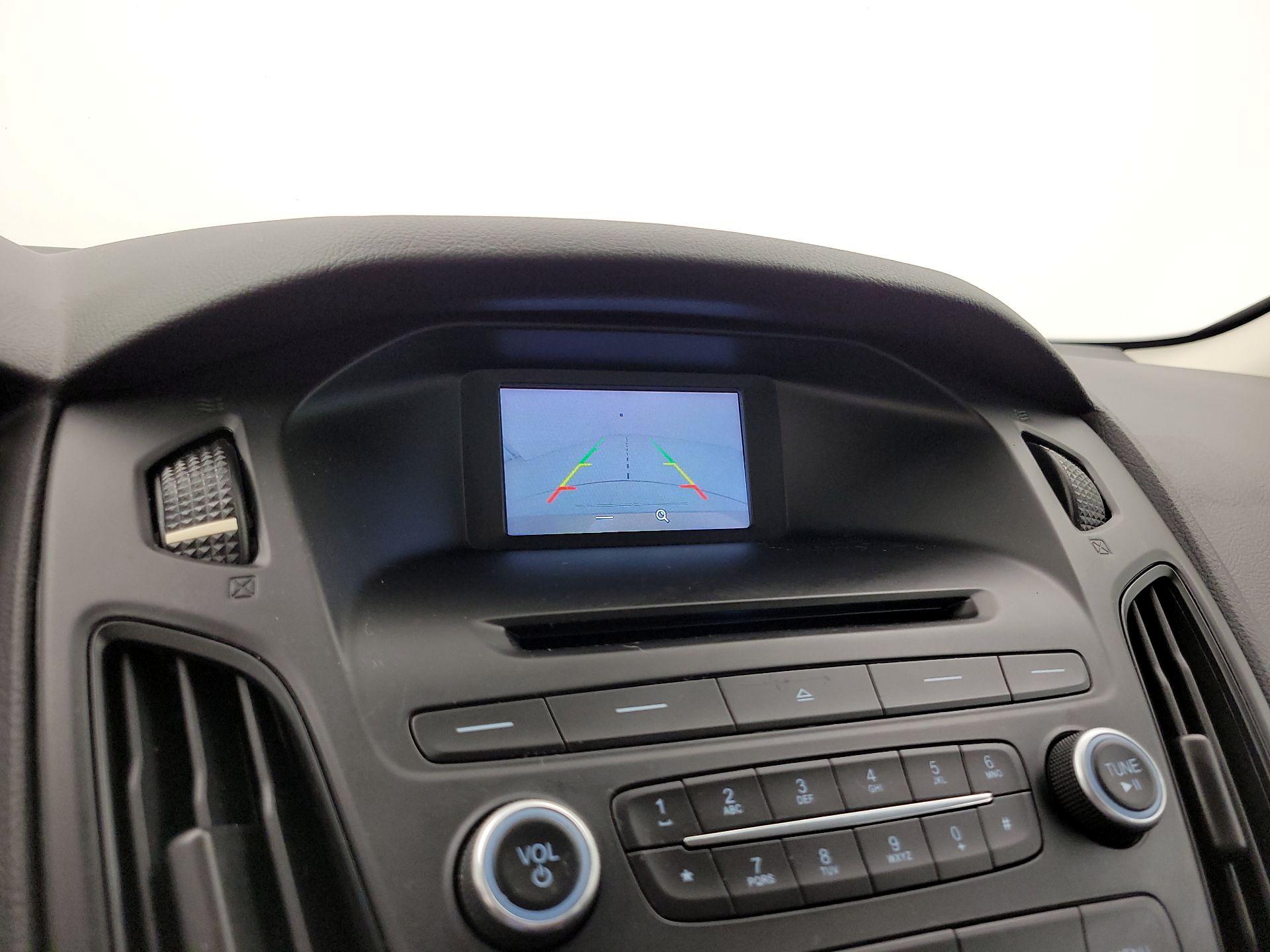 Thumbnail: 2016 Ford Focus - 14