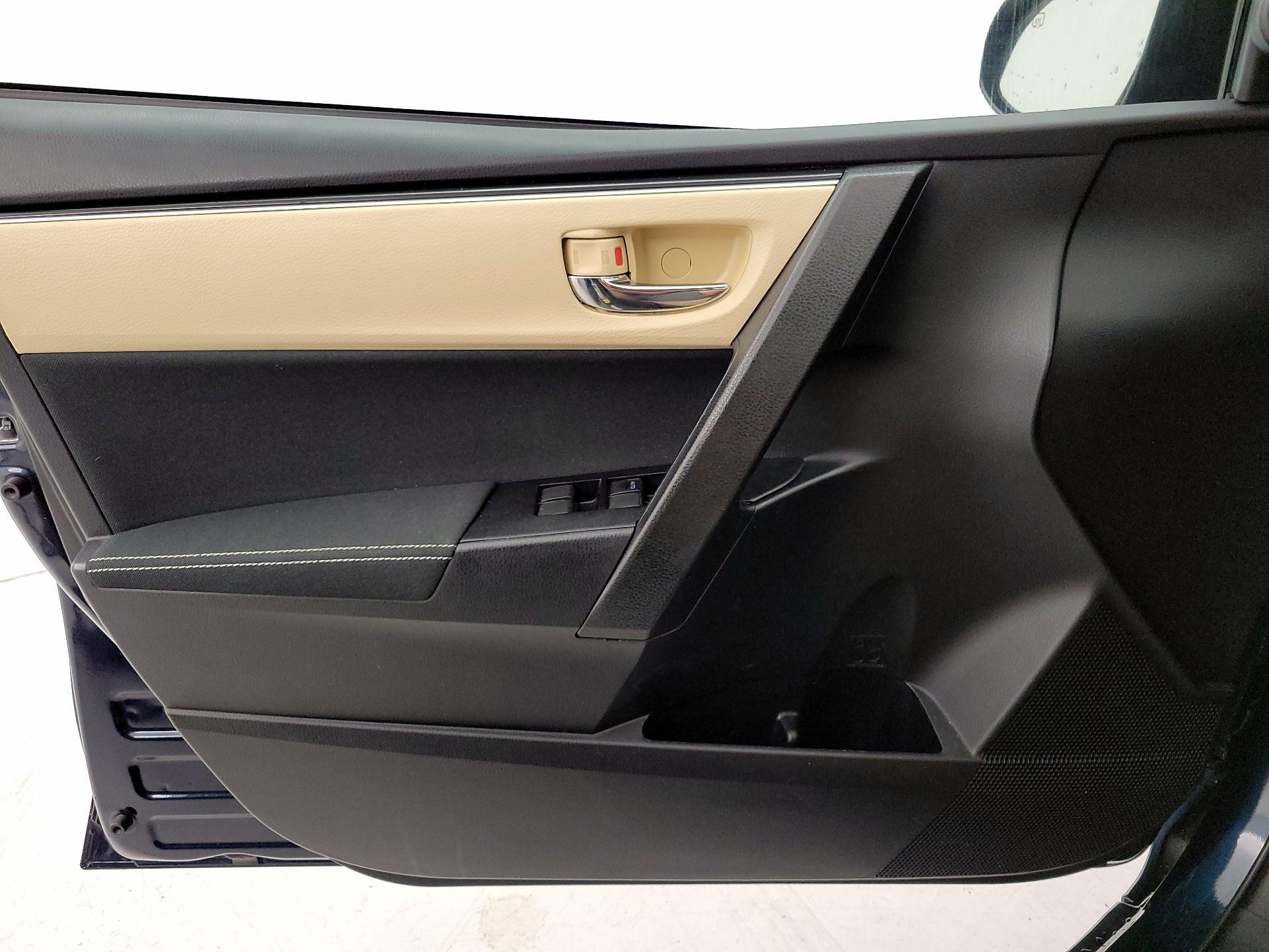 Thumbnail: 2017 Toyota Corolla - 12