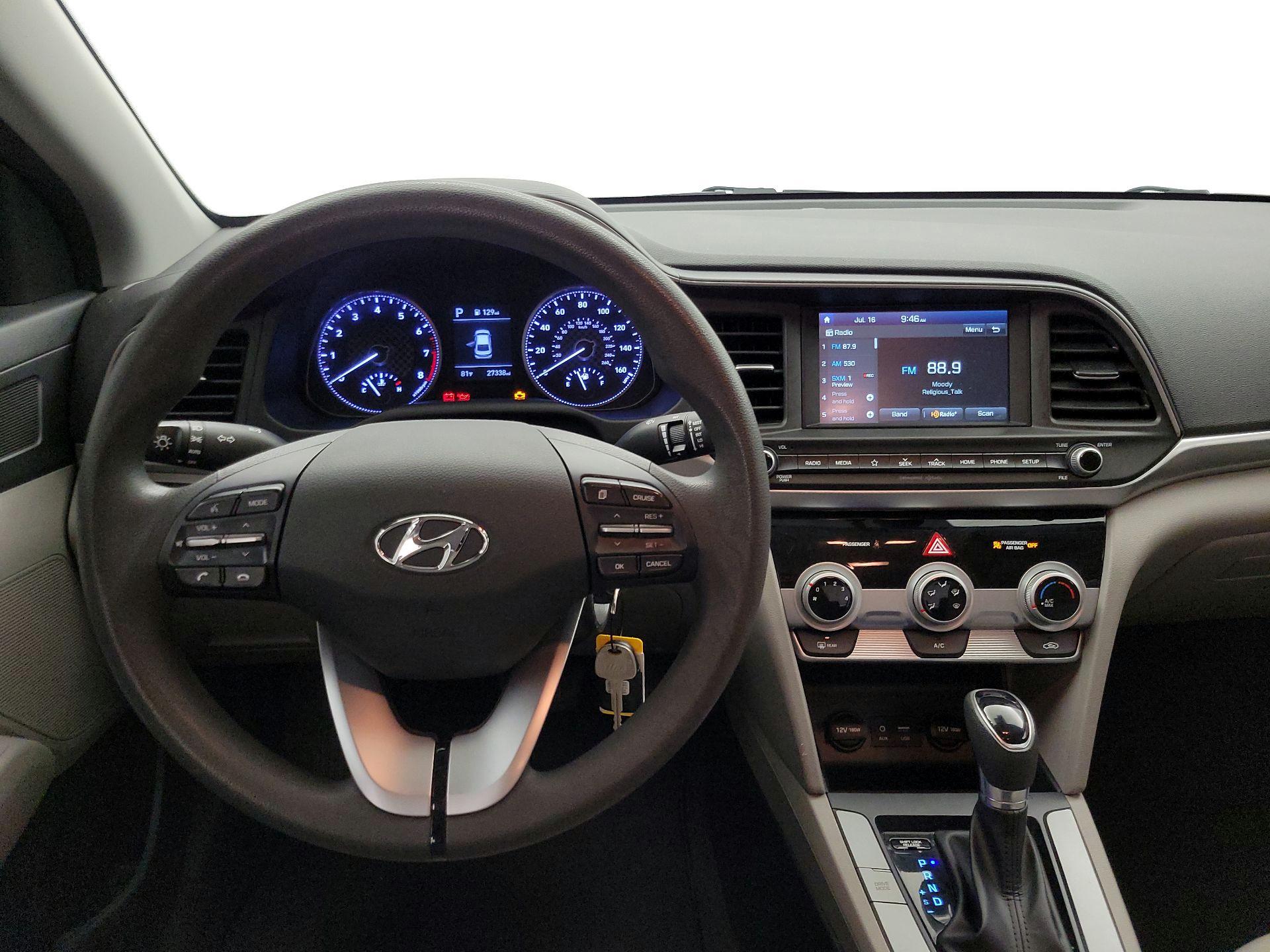 Thumbnail: 2019 Hyundai Elantra - 10