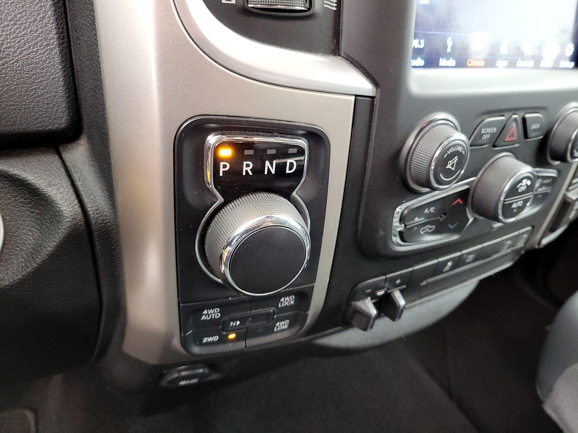 Thumbnail: 2019 RAM 1500 Classic - 17