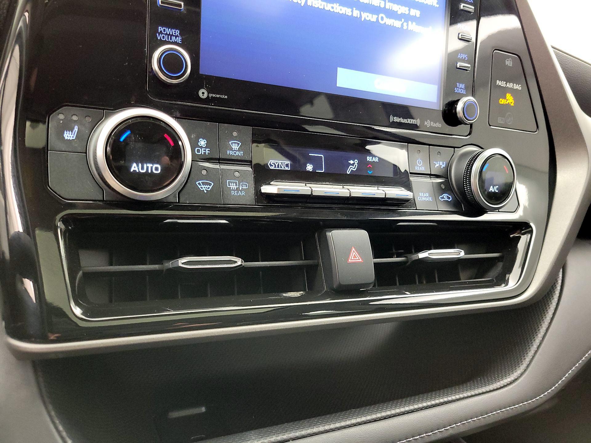 Thumbnail: 2021 Toyota Highlander - 16