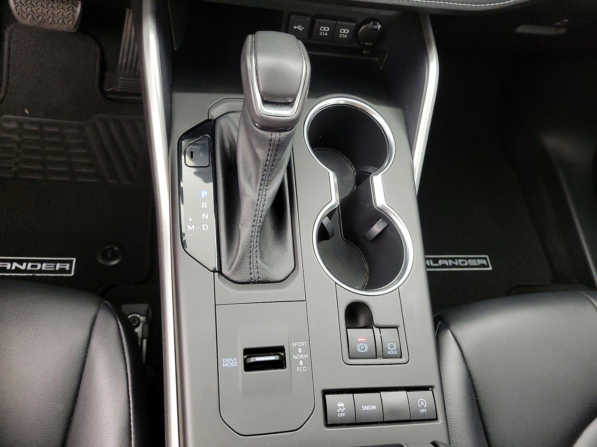 Thumbnail: 2021 Toyota Highlander - 17