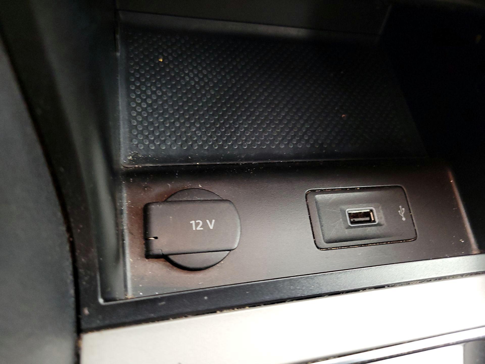 Thumbnail: 2021 Volkswagen Passat - 18