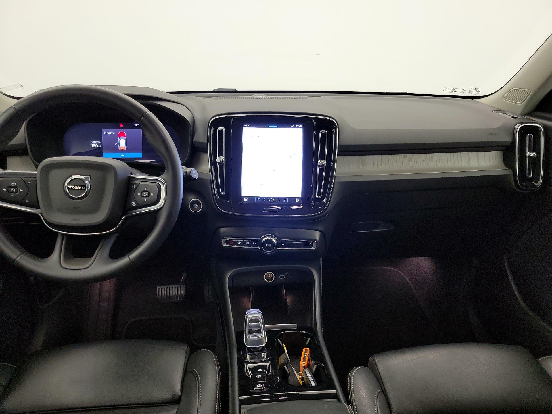 Thumbnail: 2023 Volvo XC40 - 9