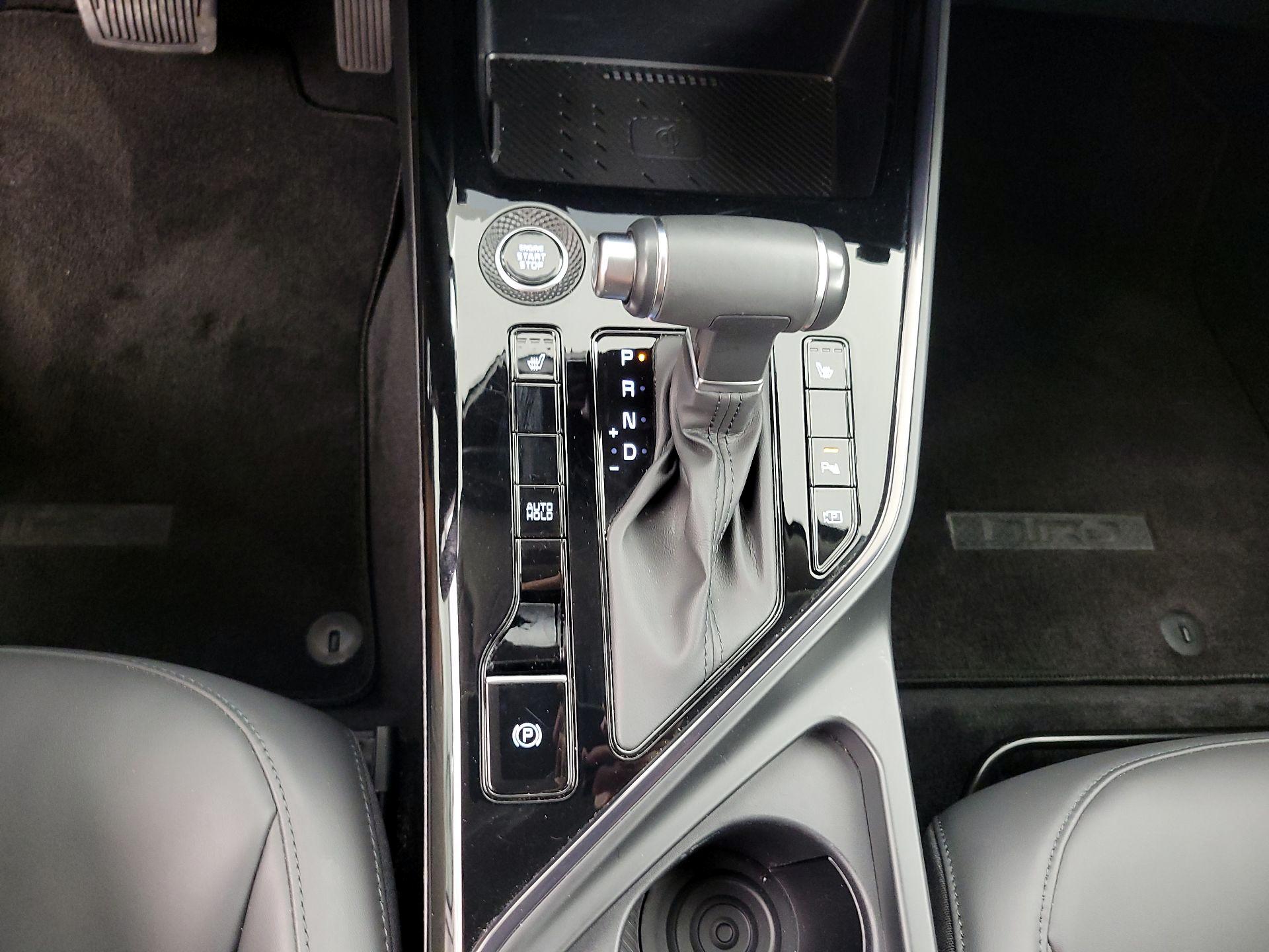 Thumbnail: 2023 Kia Niro - 18
