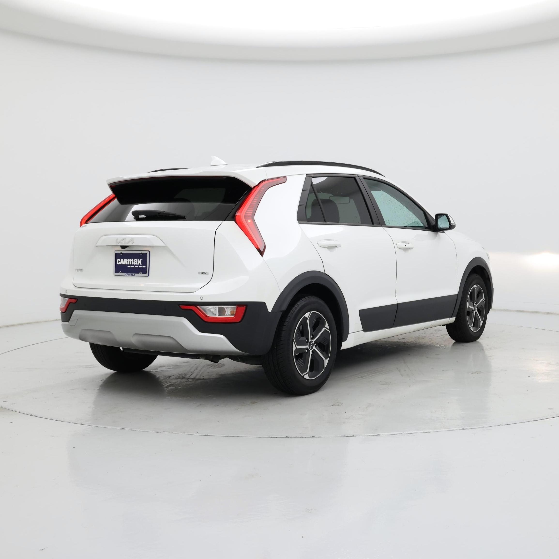 Thumbnail: 2023 Kia Niro - 8