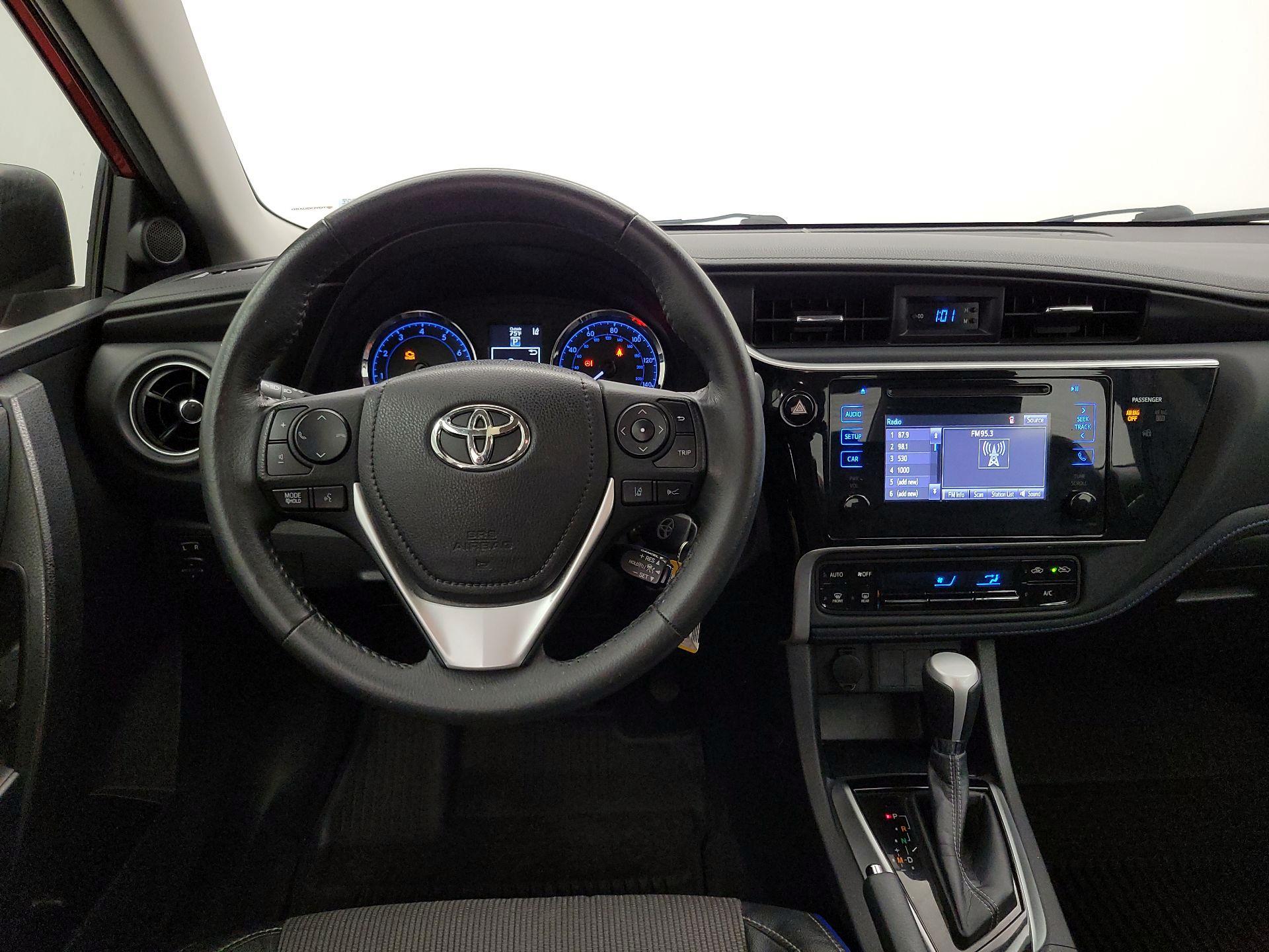Thumbnail: 2017 Toyota Corolla - 10