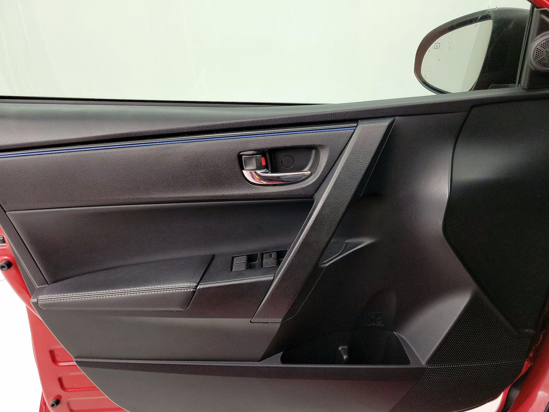 Thumbnail: 2017 Toyota Corolla - 12