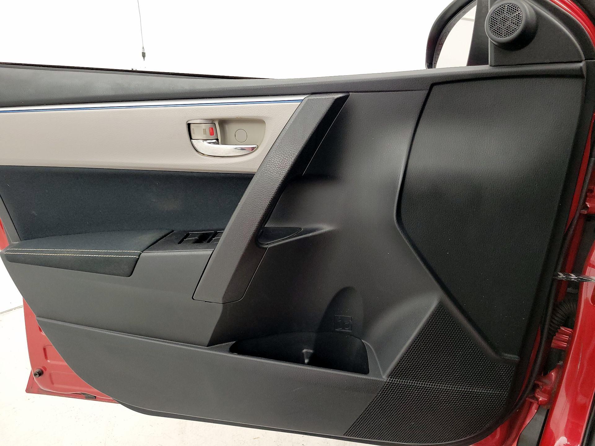 Thumbnail: 2016 Toyota Corolla - 12