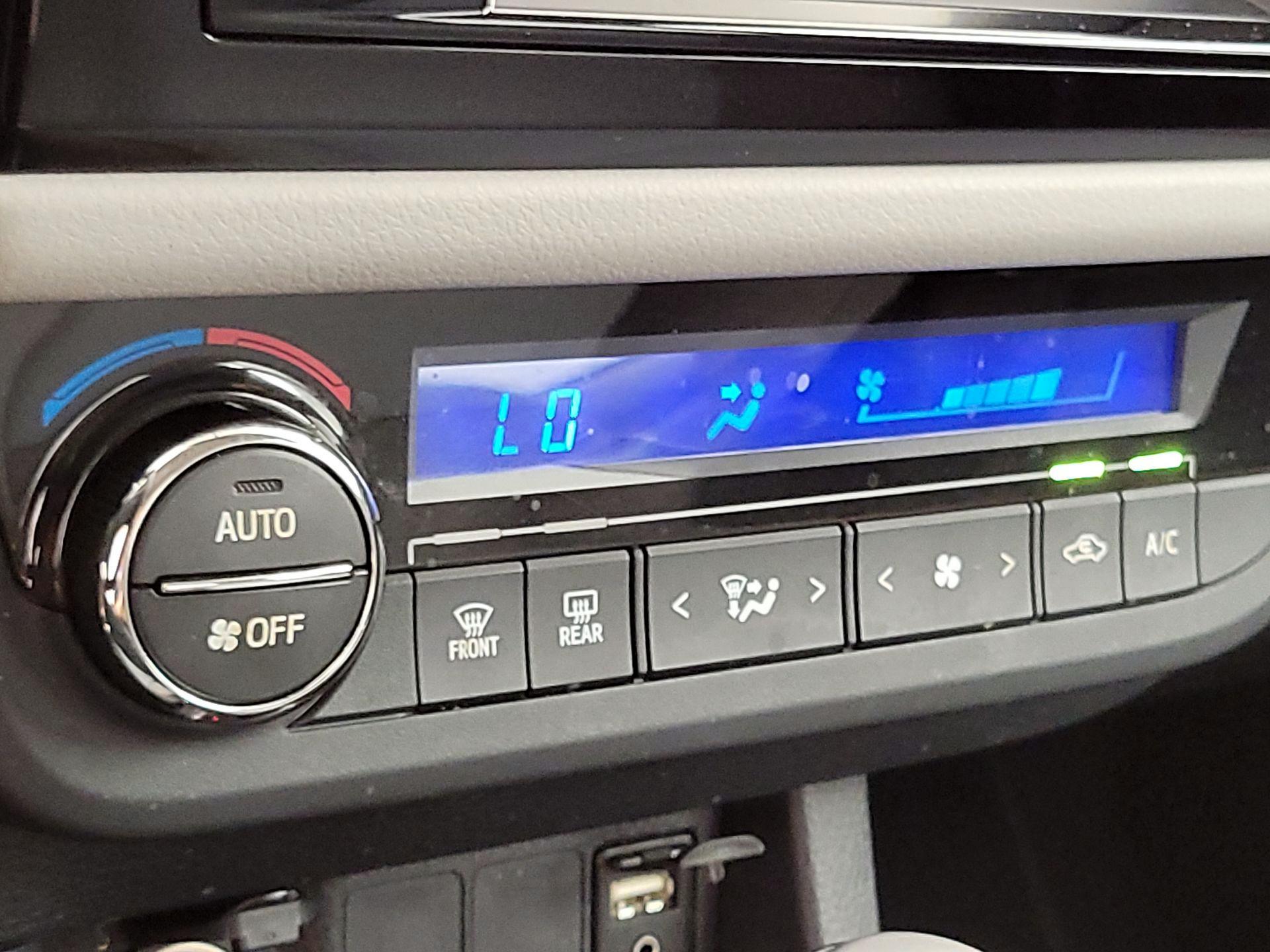 Thumbnail: 2016 Toyota Corolla - 16