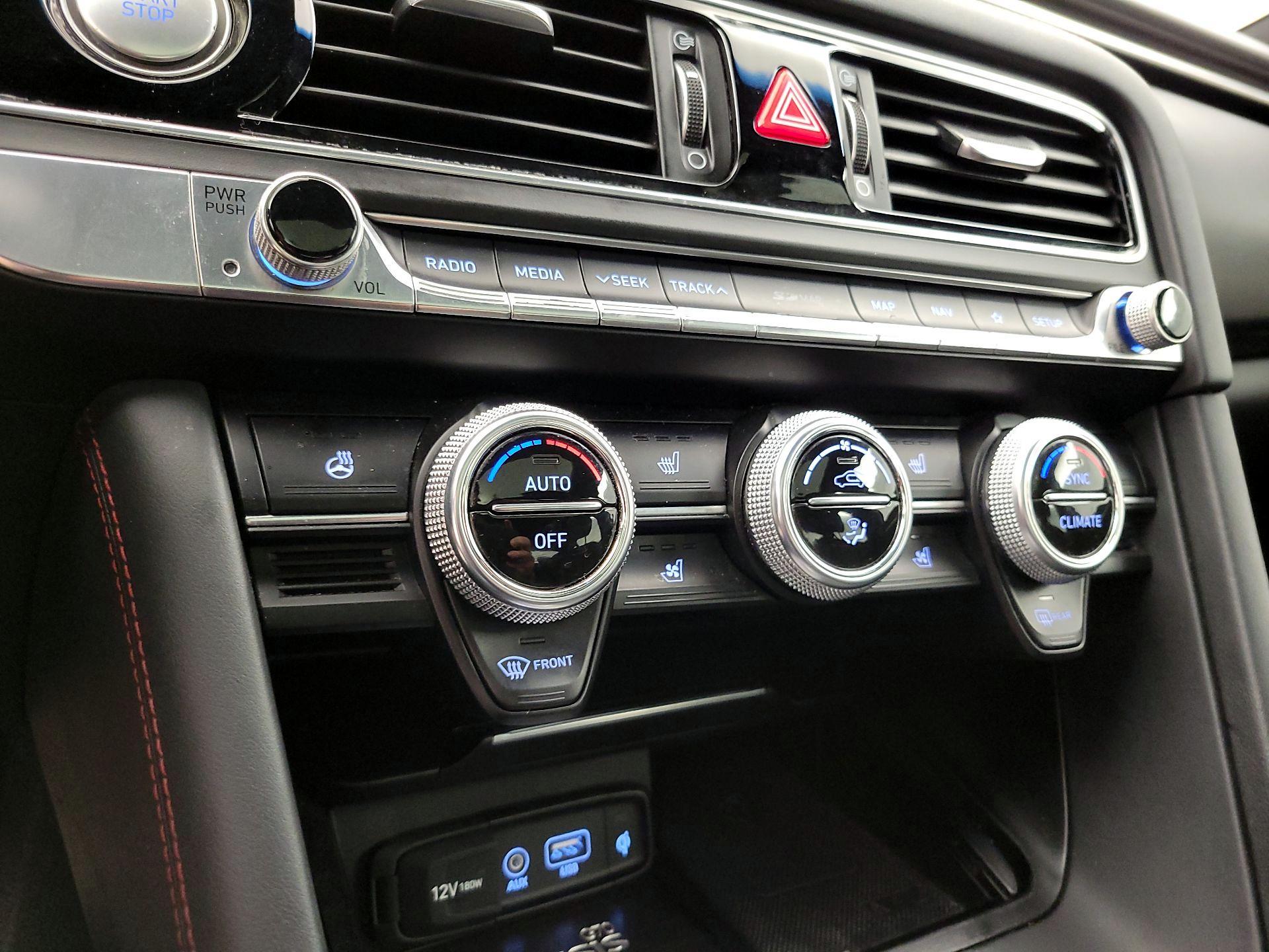 Thumbnail: 2019 Genesis G70 - 17