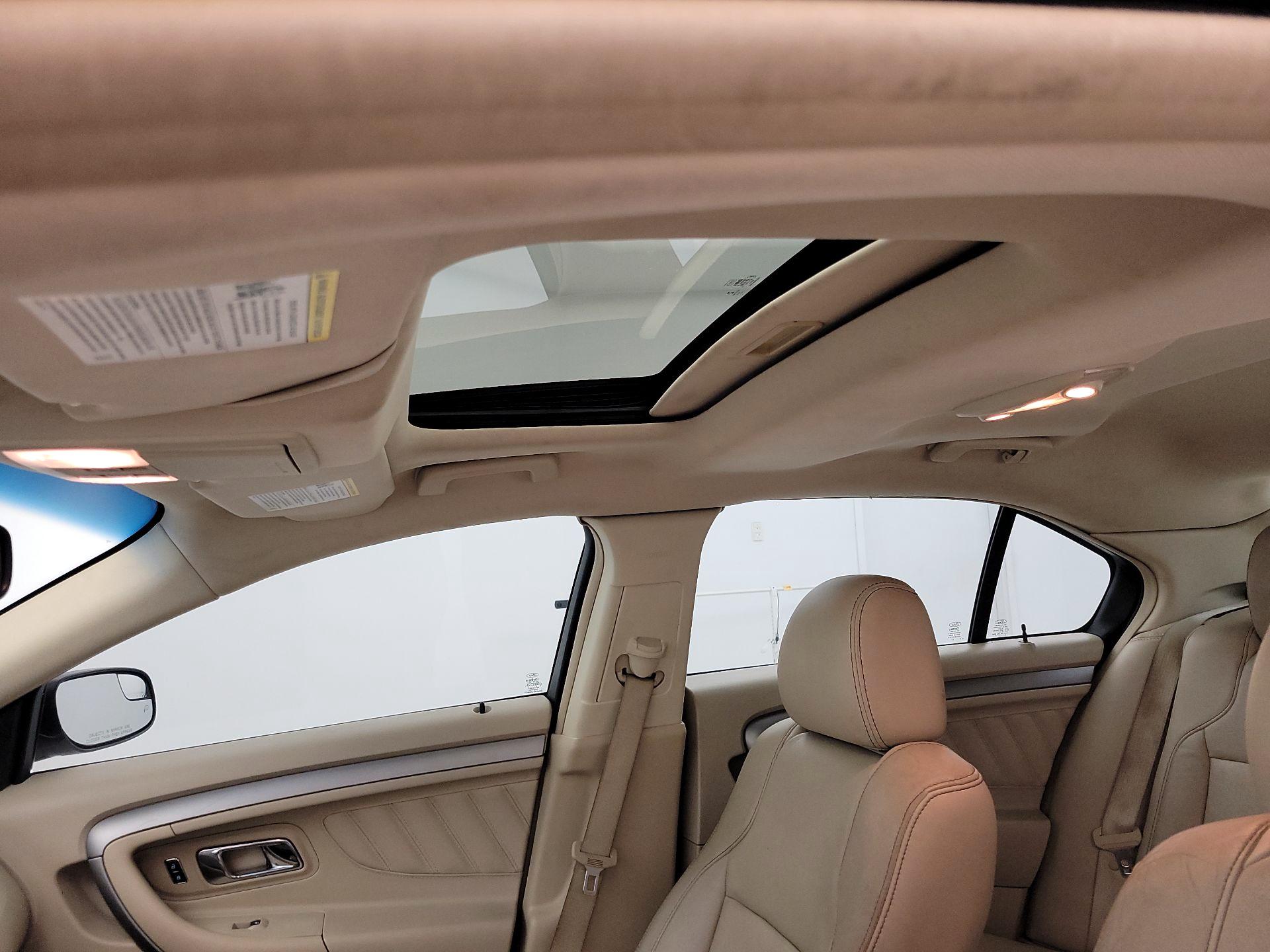 Thumbnail: 2015 Ford Taurus - 20