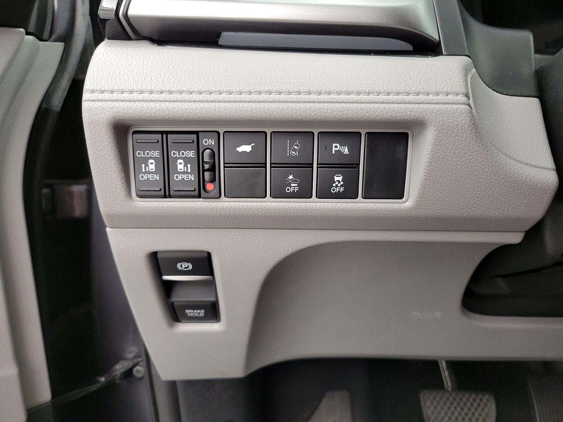 Thumbnail: 2019 Honda Odyssey - 13