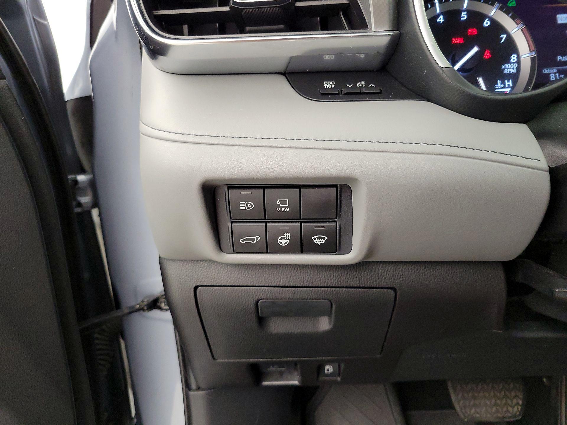 Thumbnail: 2021 Toyota Highlander - 13