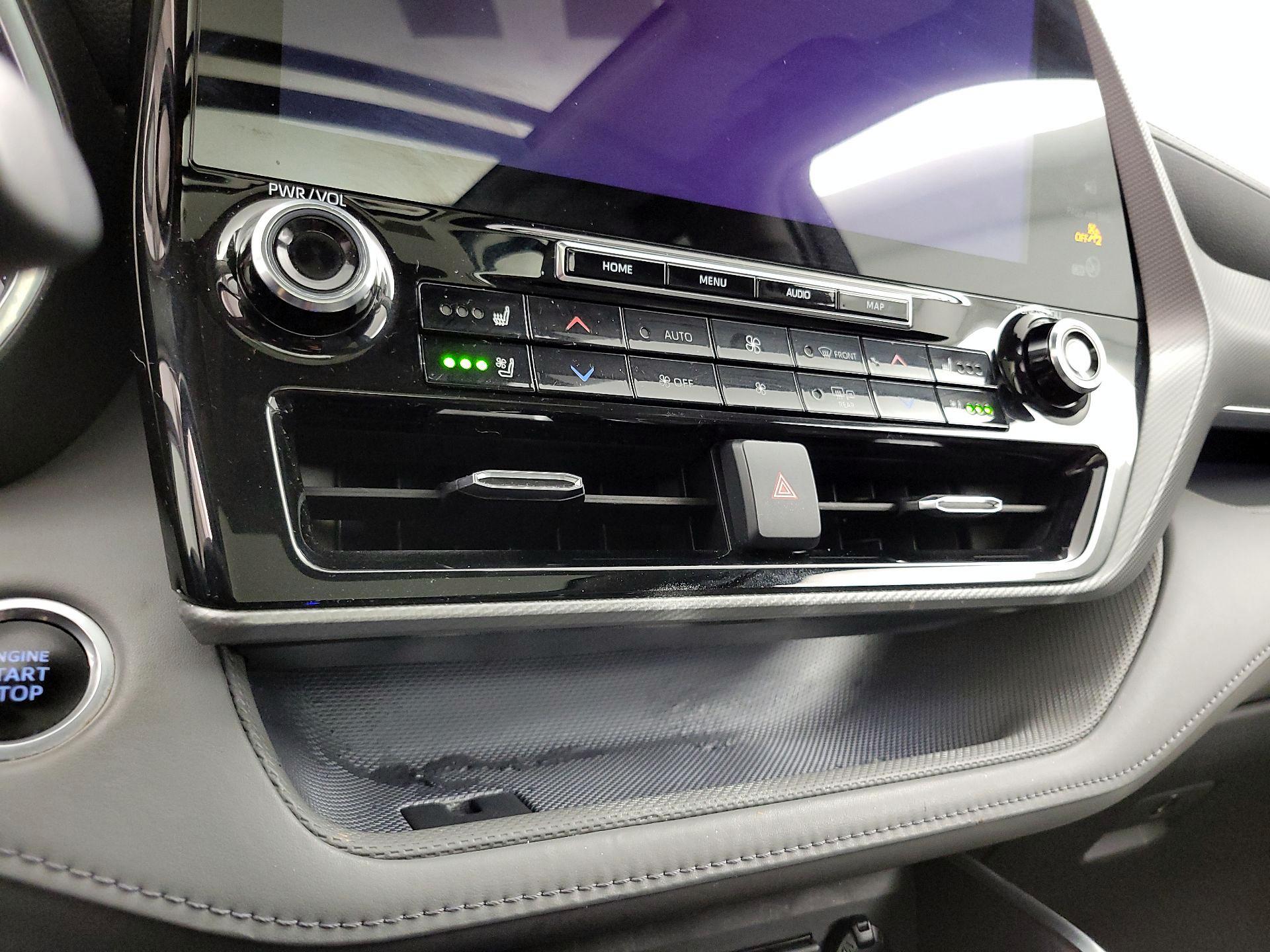 Thumbnail: 2021 Toyota Highlander - 17