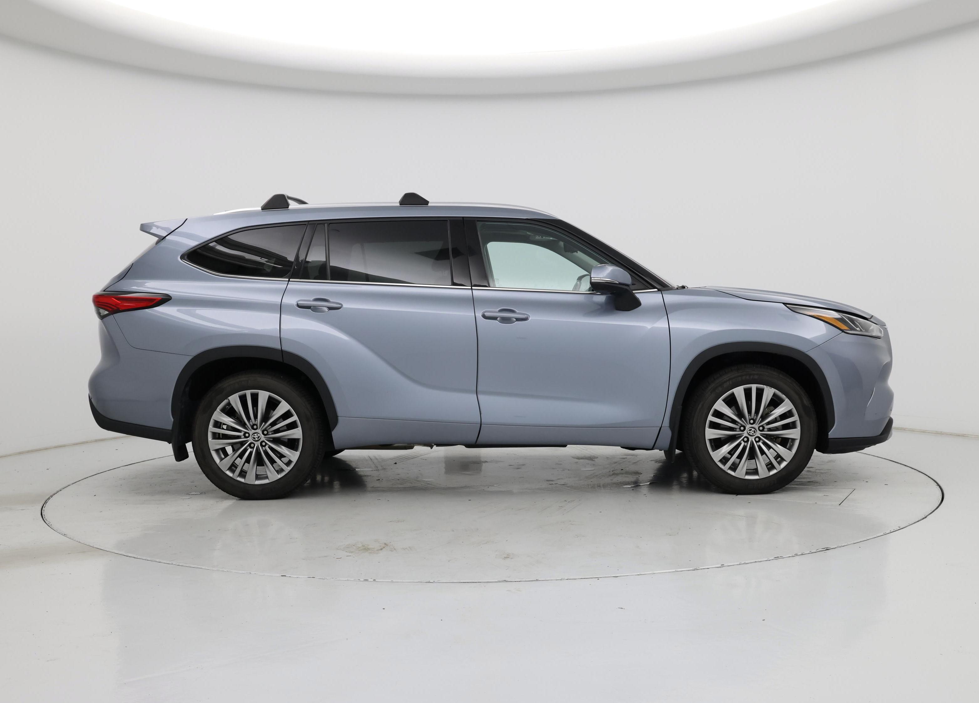 Thumbnail: 2021 Toyota Highlander - 7