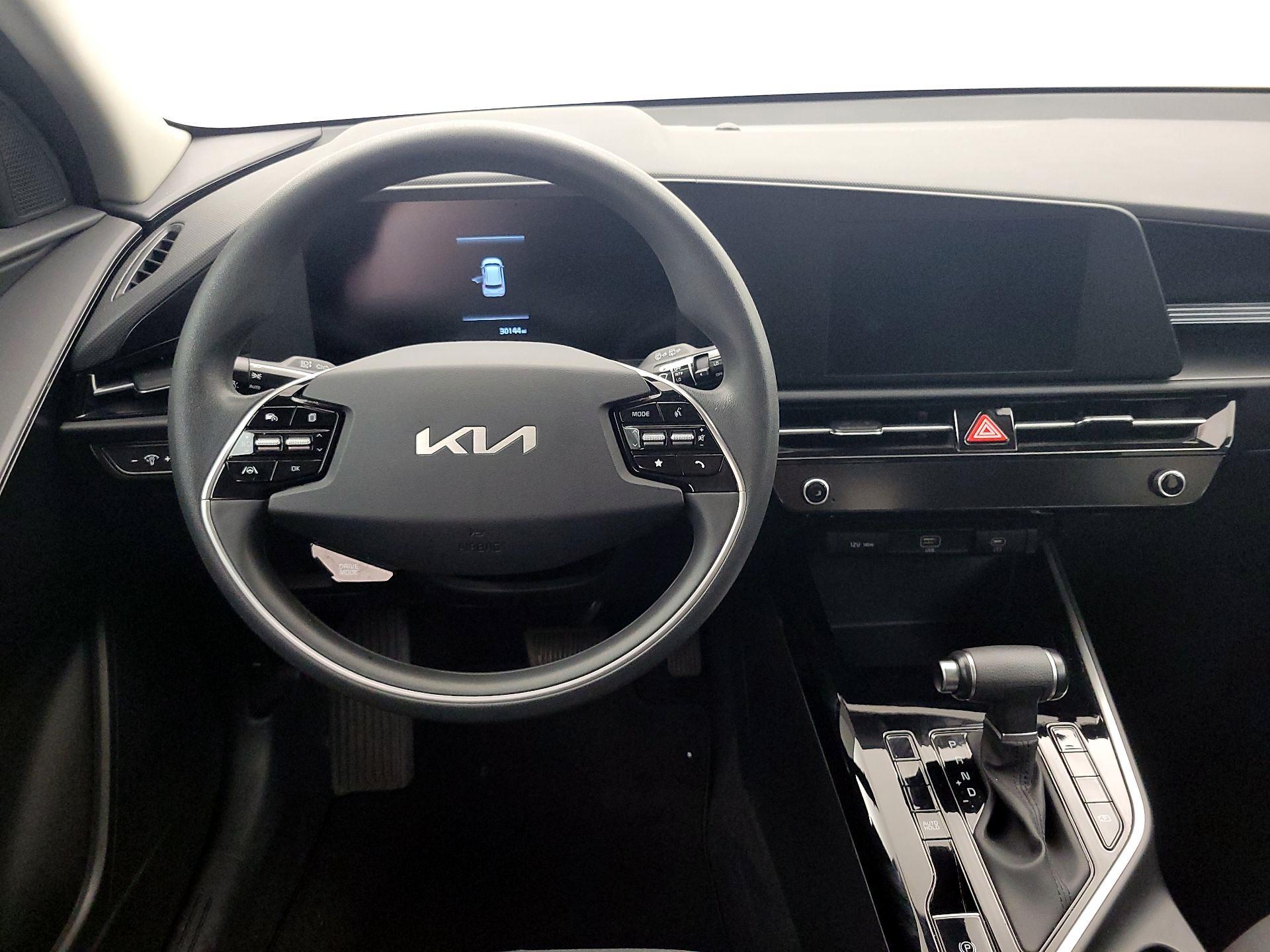 Thumbnail: 2023 Kia Niro - 10