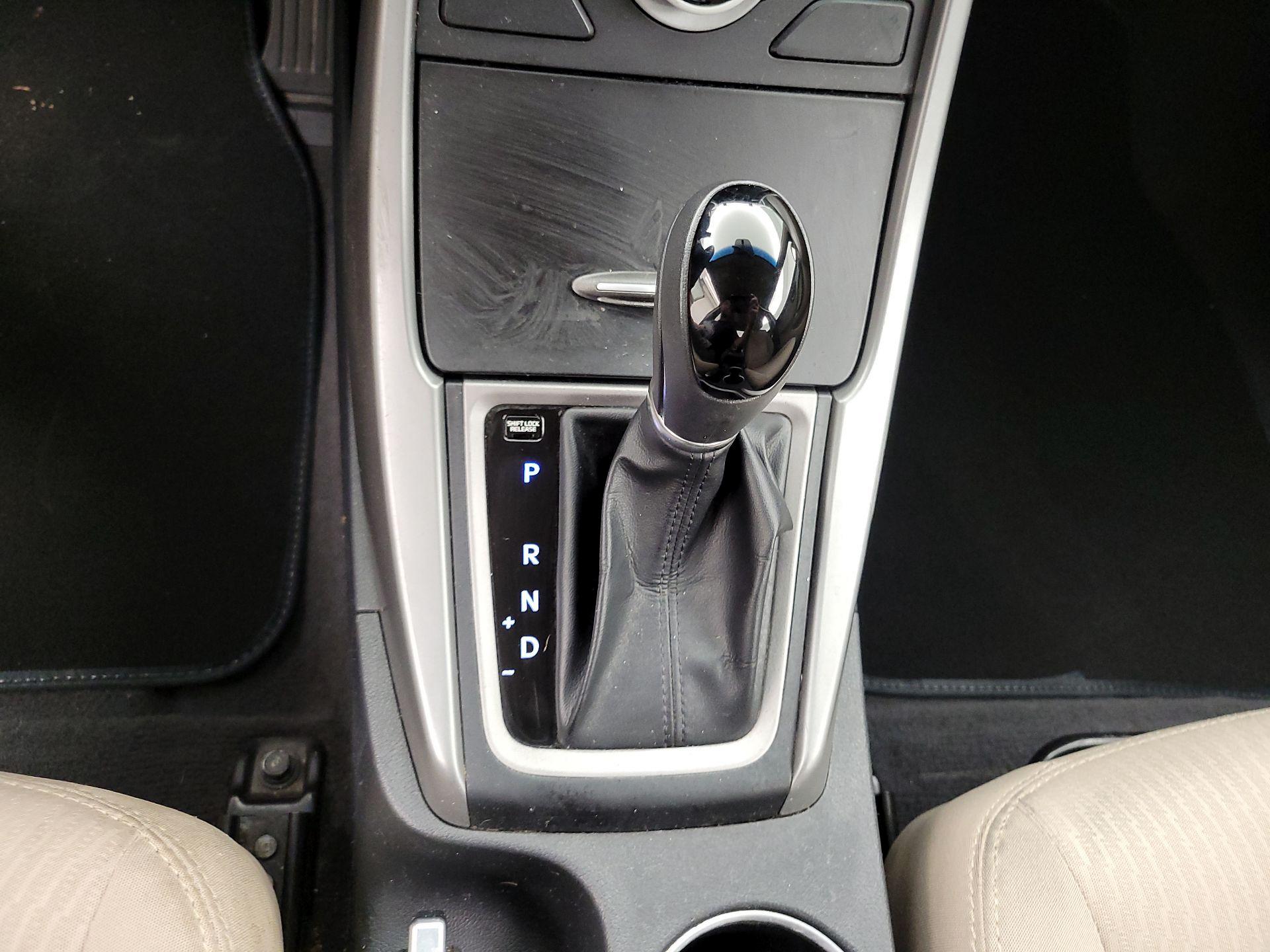 Thumbnail: 2016 Hyundai Elantra - 16