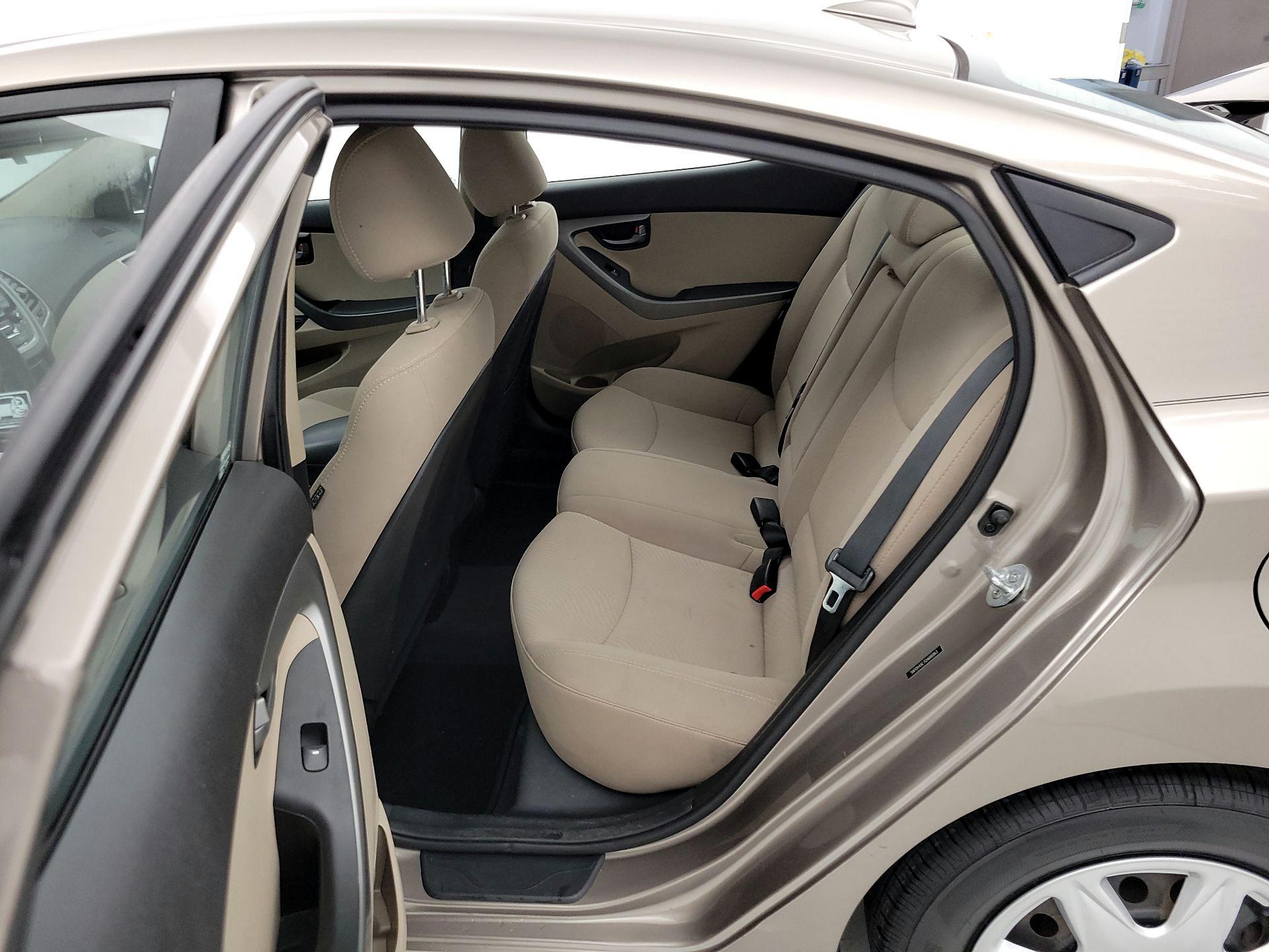Thumbnail: 2016 Hyundai Elantra - 18