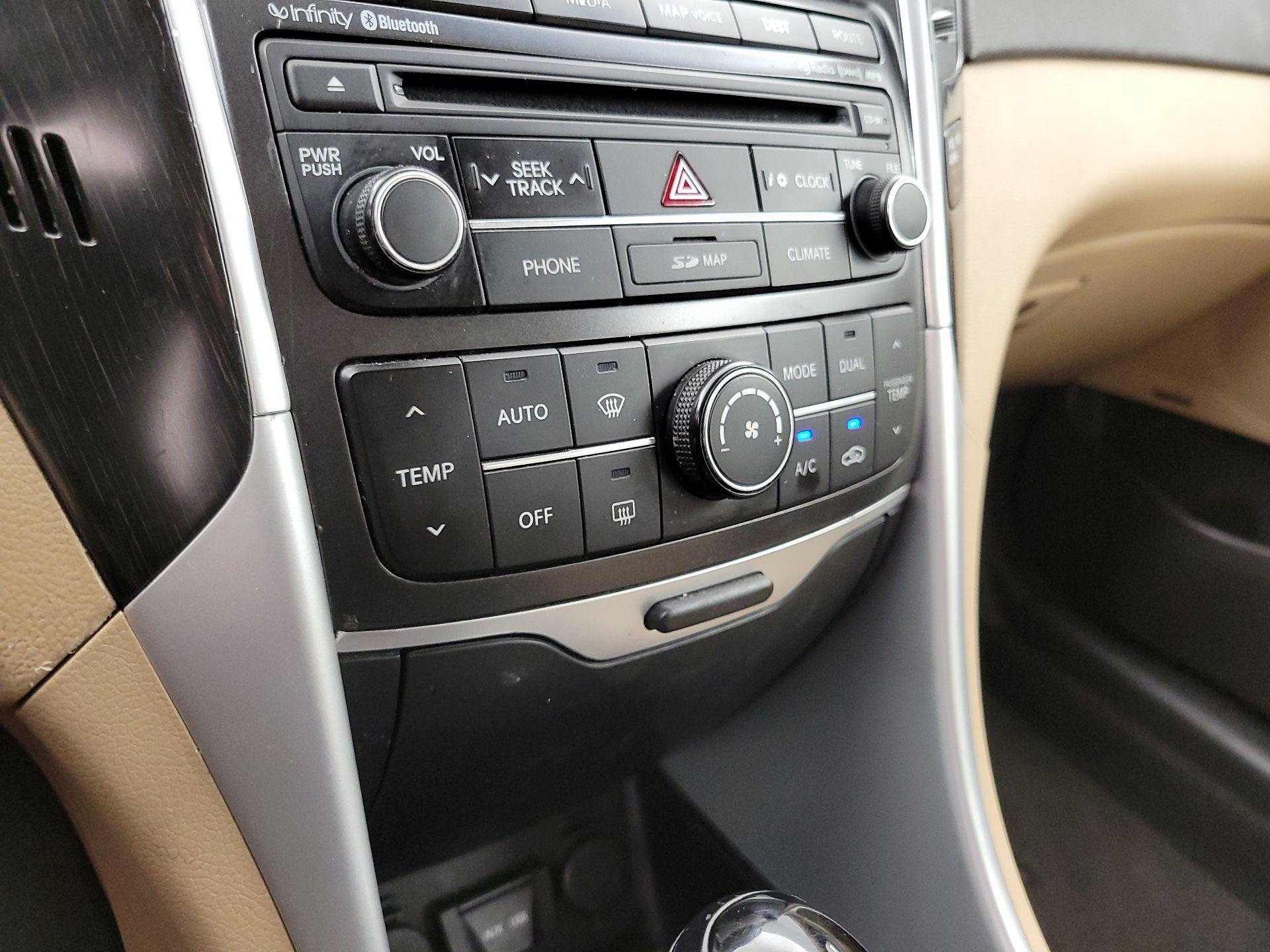 Thumbnail: 2014 Hyundai Sonata - 17