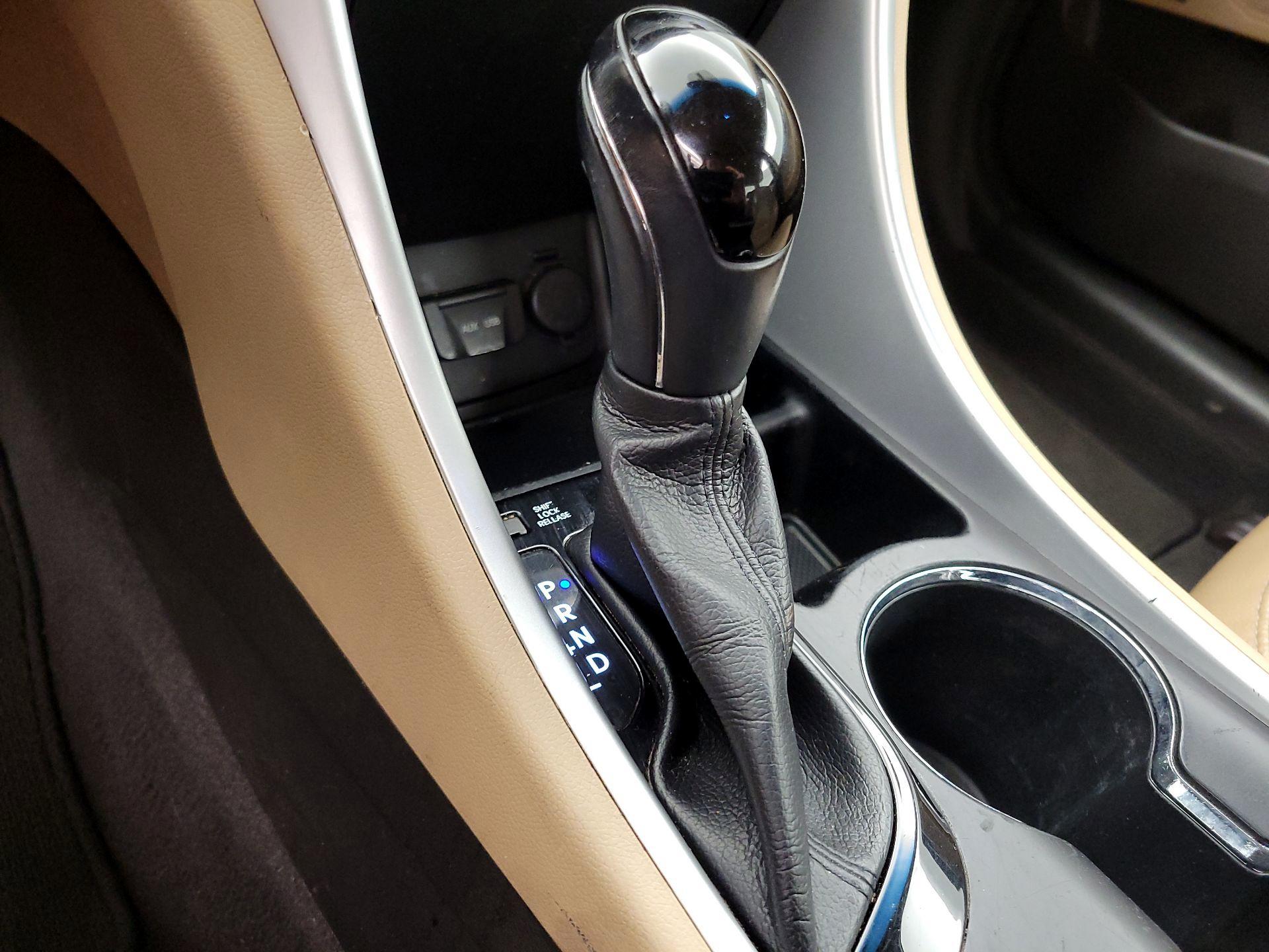 Thumbnail: 2014 Hyundai Sonata - 18