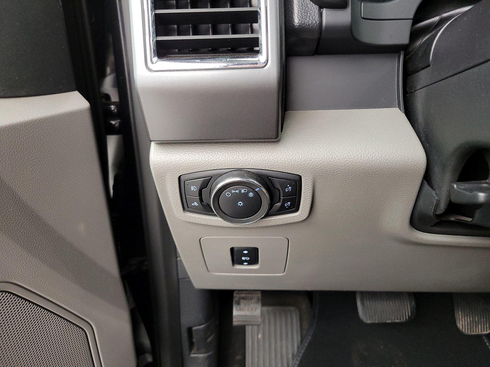 Thumbnail: 2015 Ford F-150 - 13