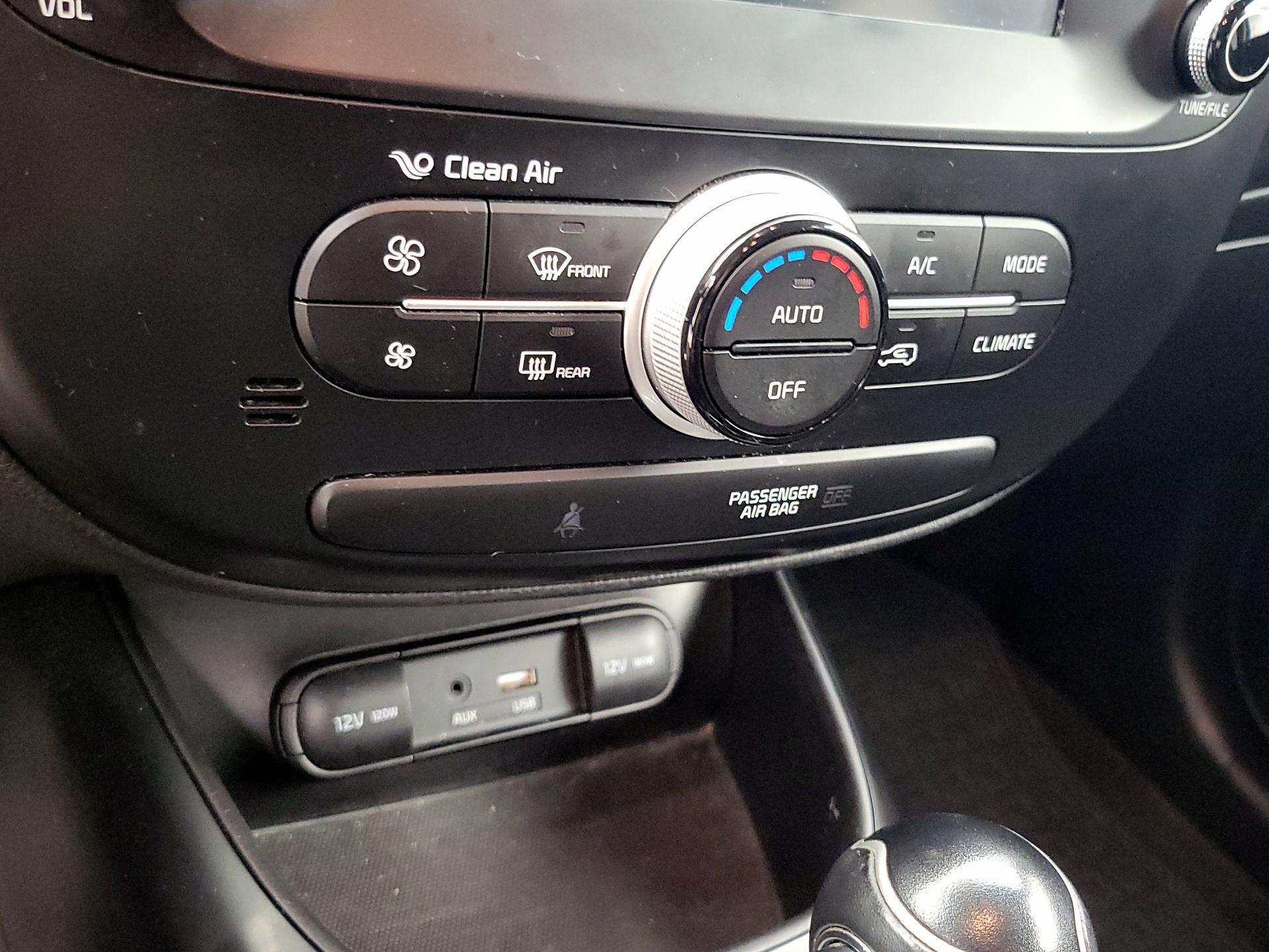 Thumbnail: 2018 Kia Soul - 16
