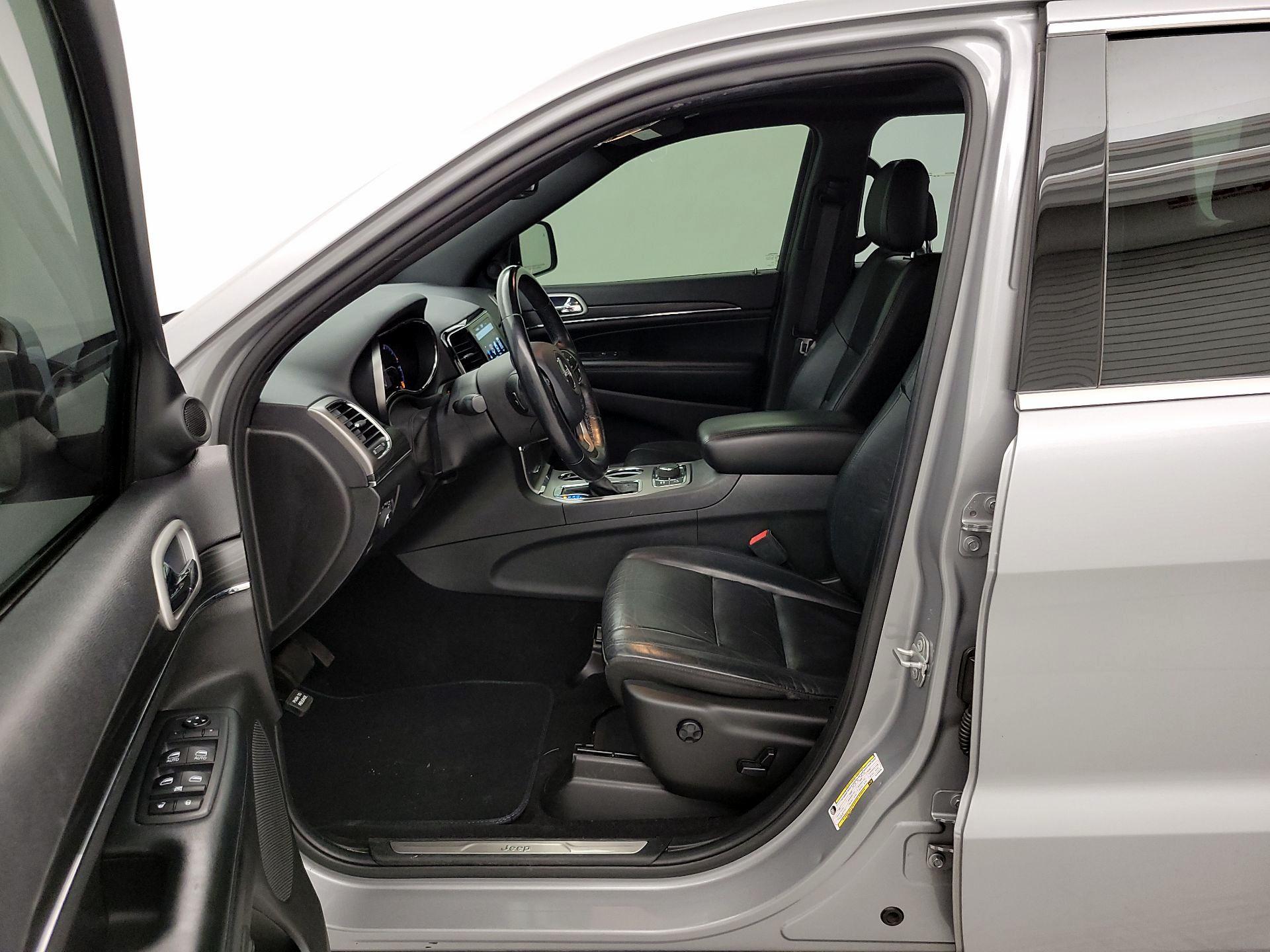 Thumbnail: 2020 Jeep Grand Cherokee - 11