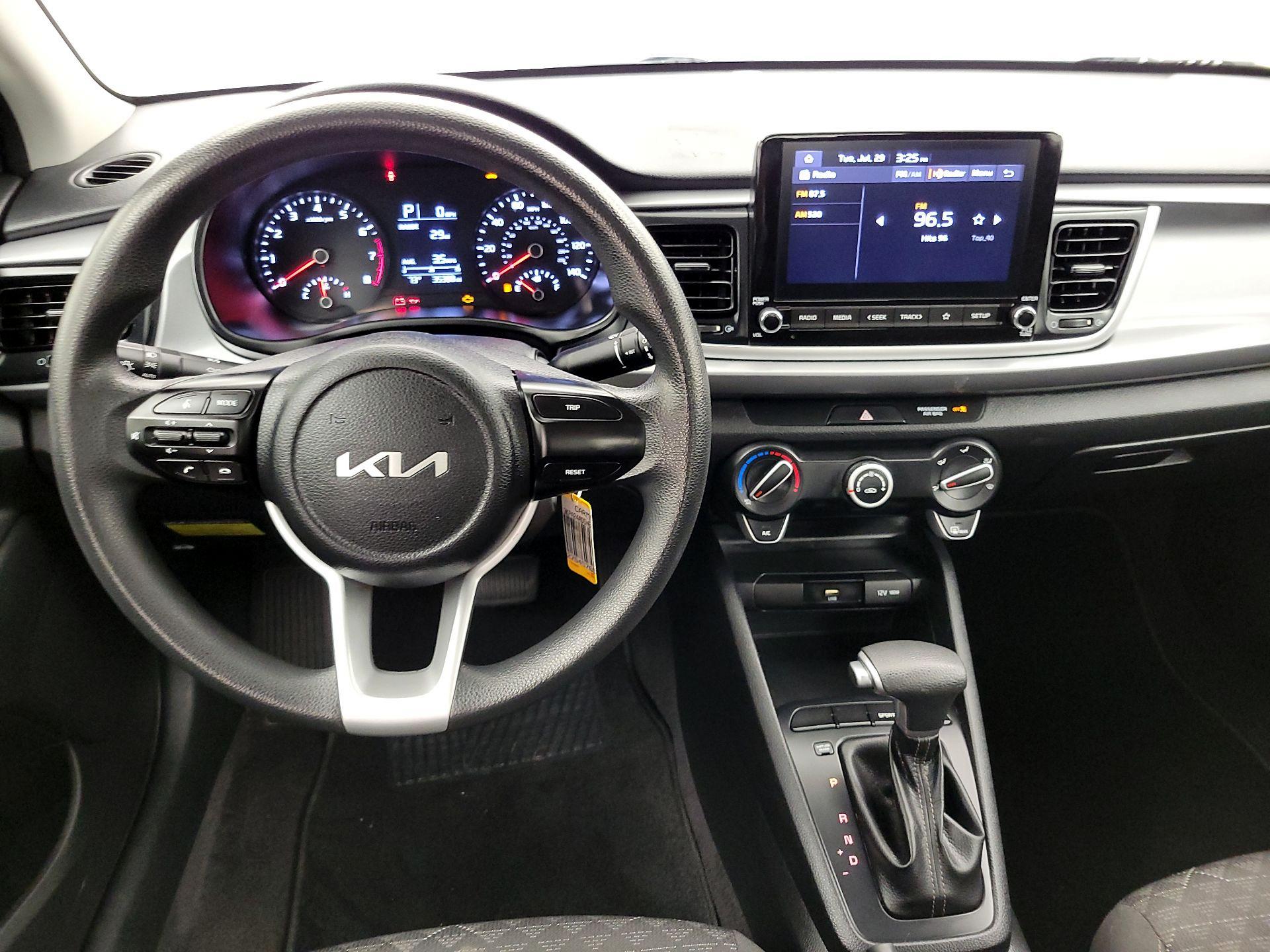Thumbnail: 2022 Kia Rio - 10