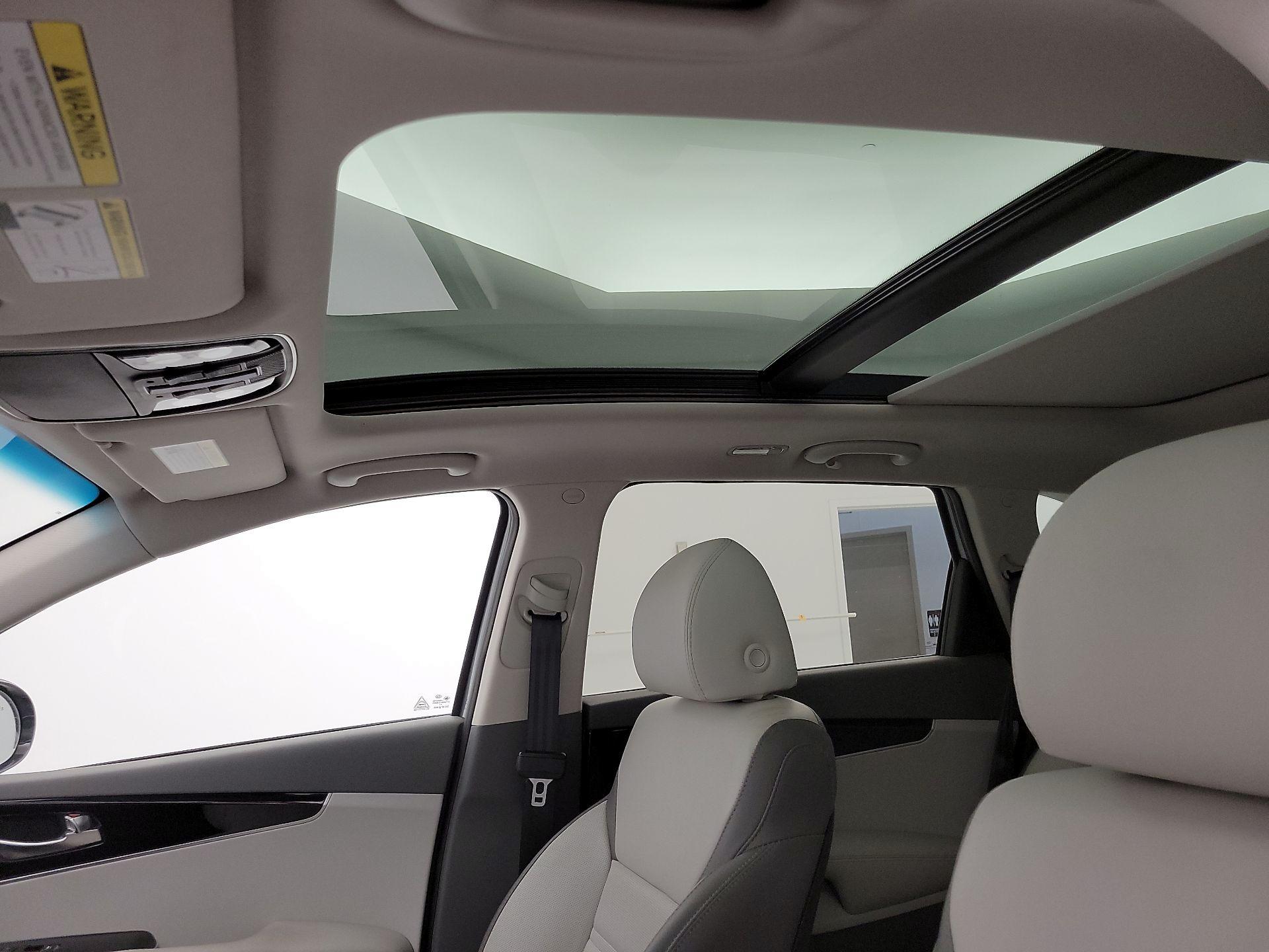 Thumbnail: 2020 Kia Sorento - 20