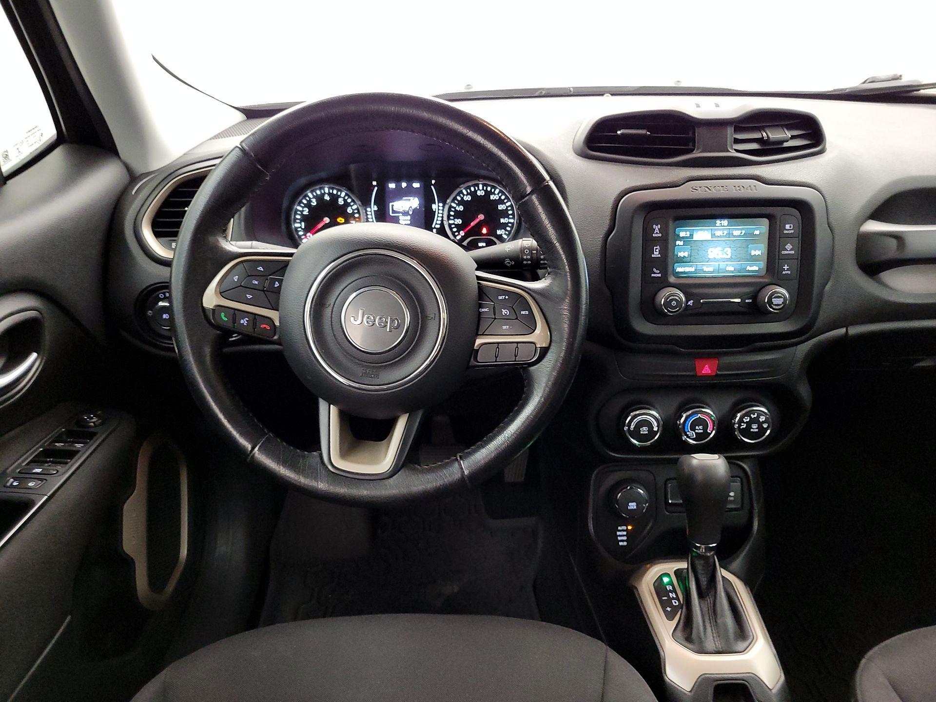 Thumbnail: 2016 Jeep Renegade - 10
